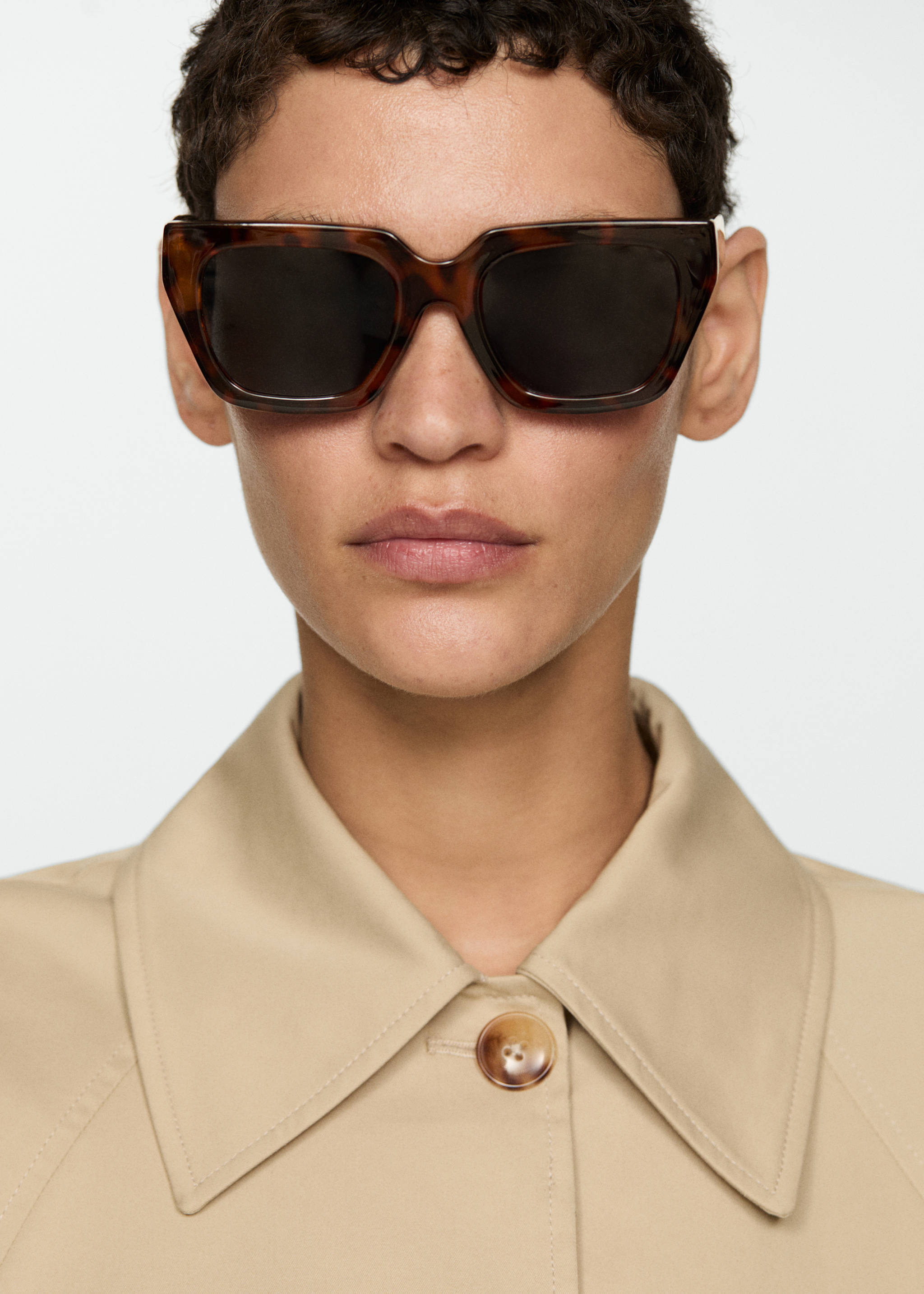 Squared frame sunglasses - General plane