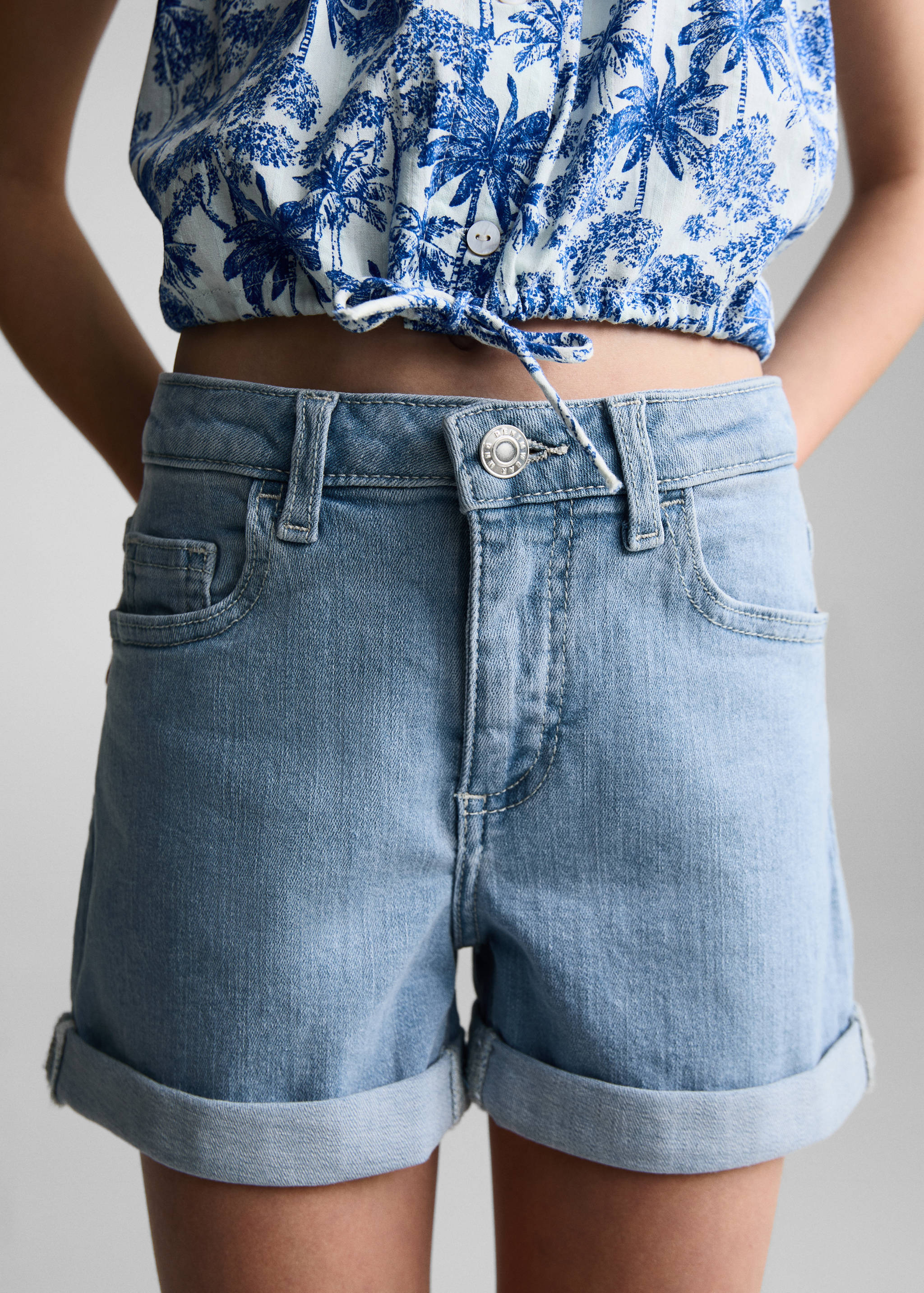 Rolled-up hem denim shorts - Details of the article 1