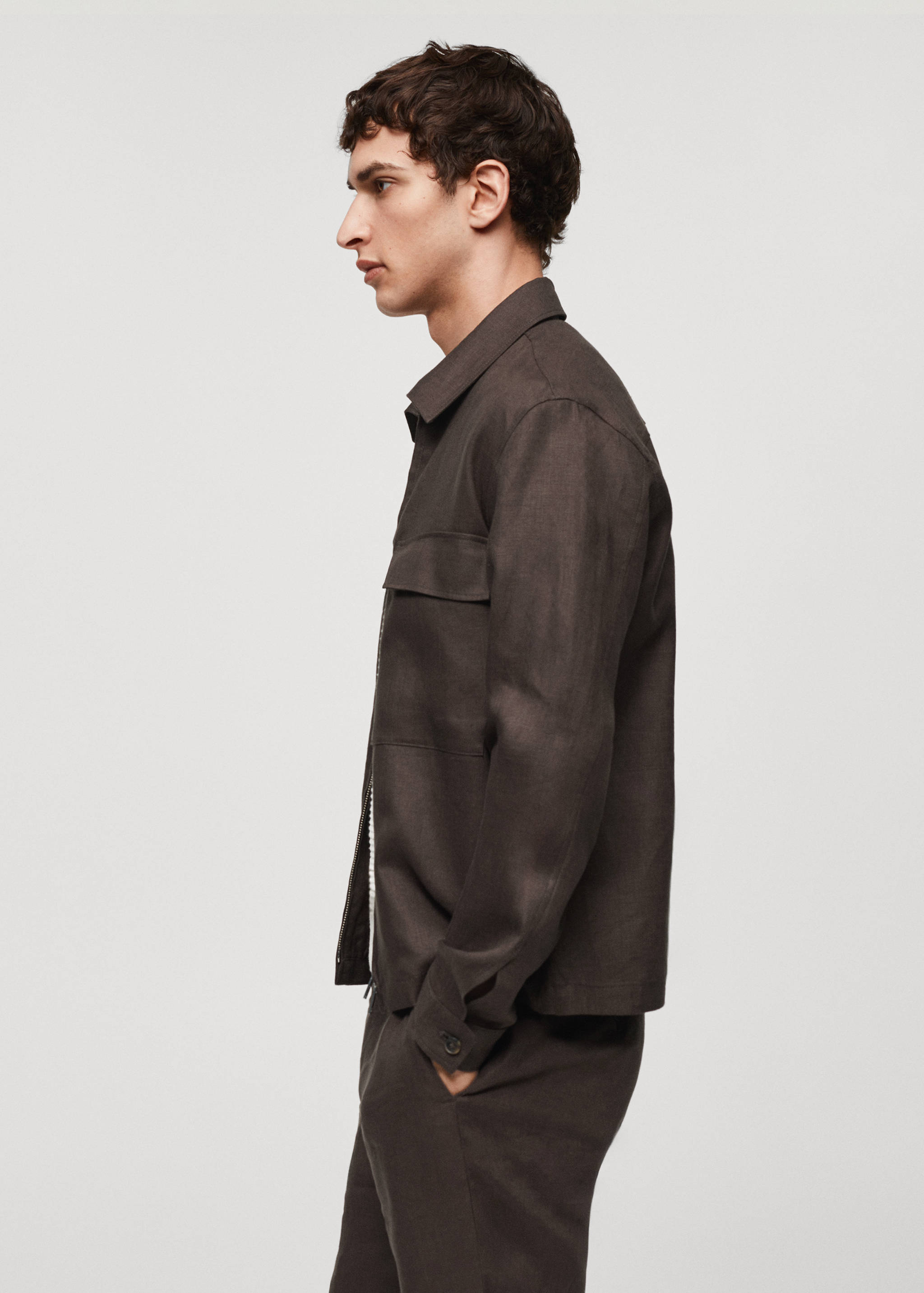 100% linen overshirt with pockets - Details of the article 2
