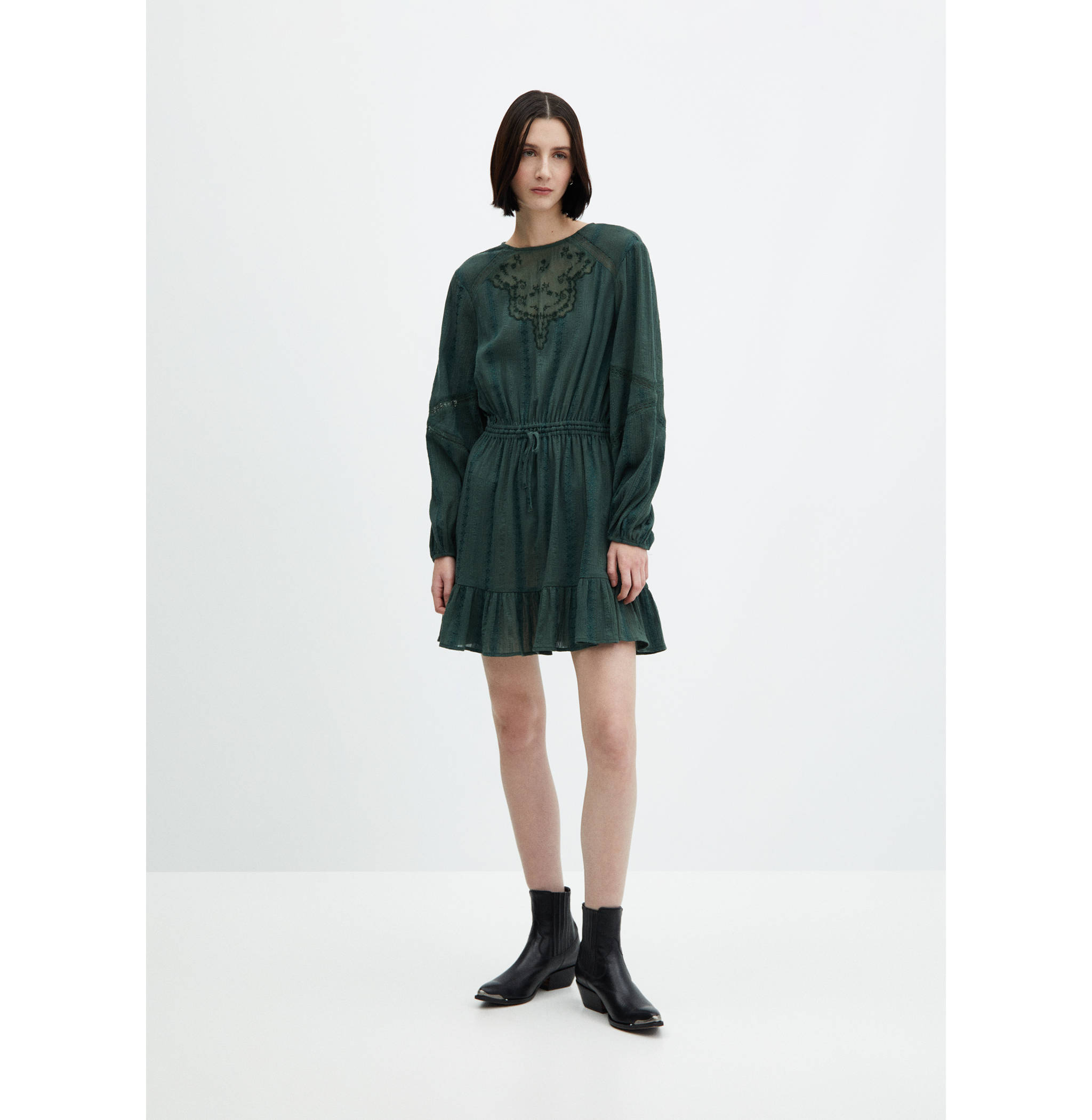 Puff-sleeved embroidered dress - General plane