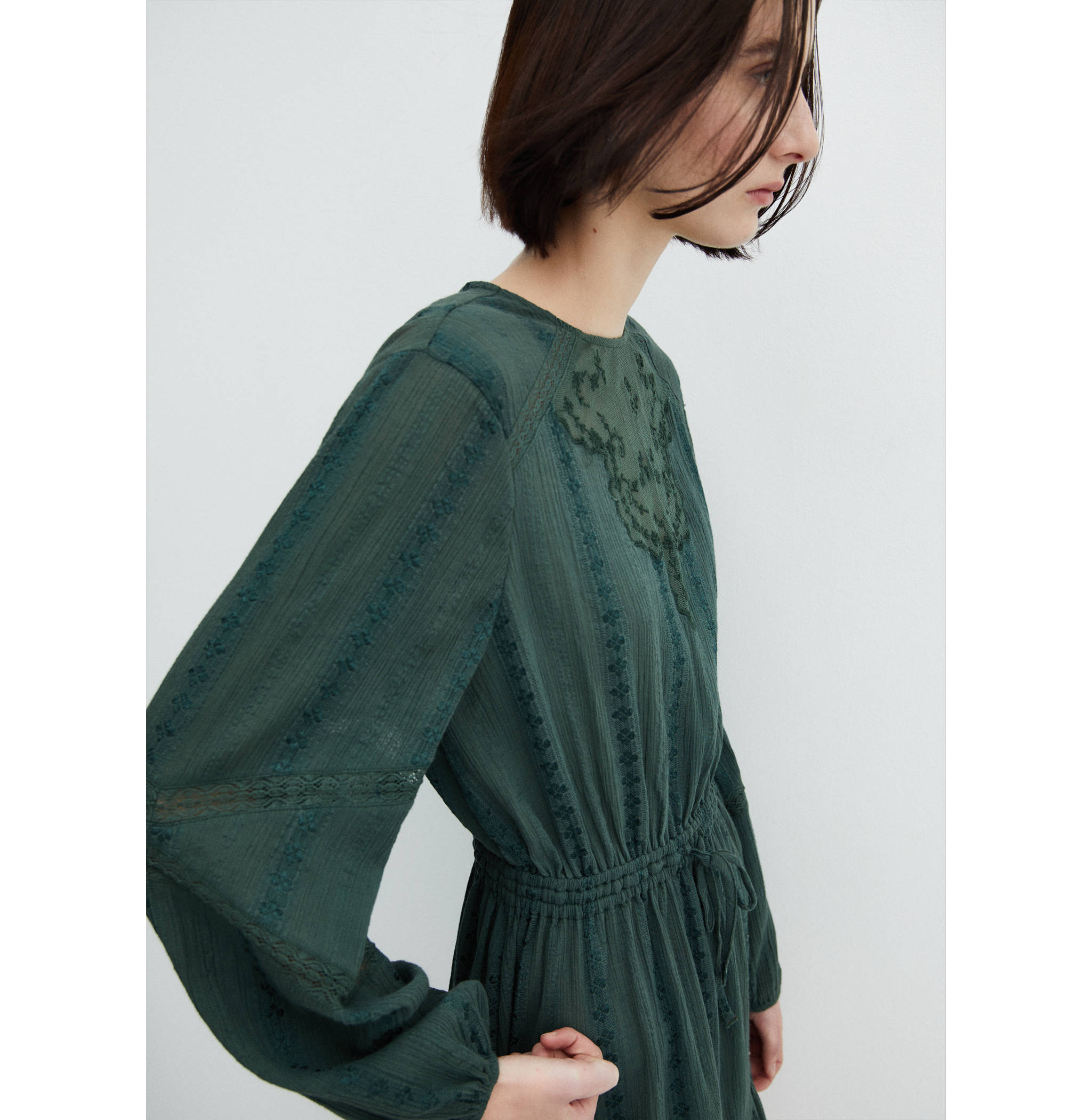 Puff-sleeved embroidered dress - Details of the article 1