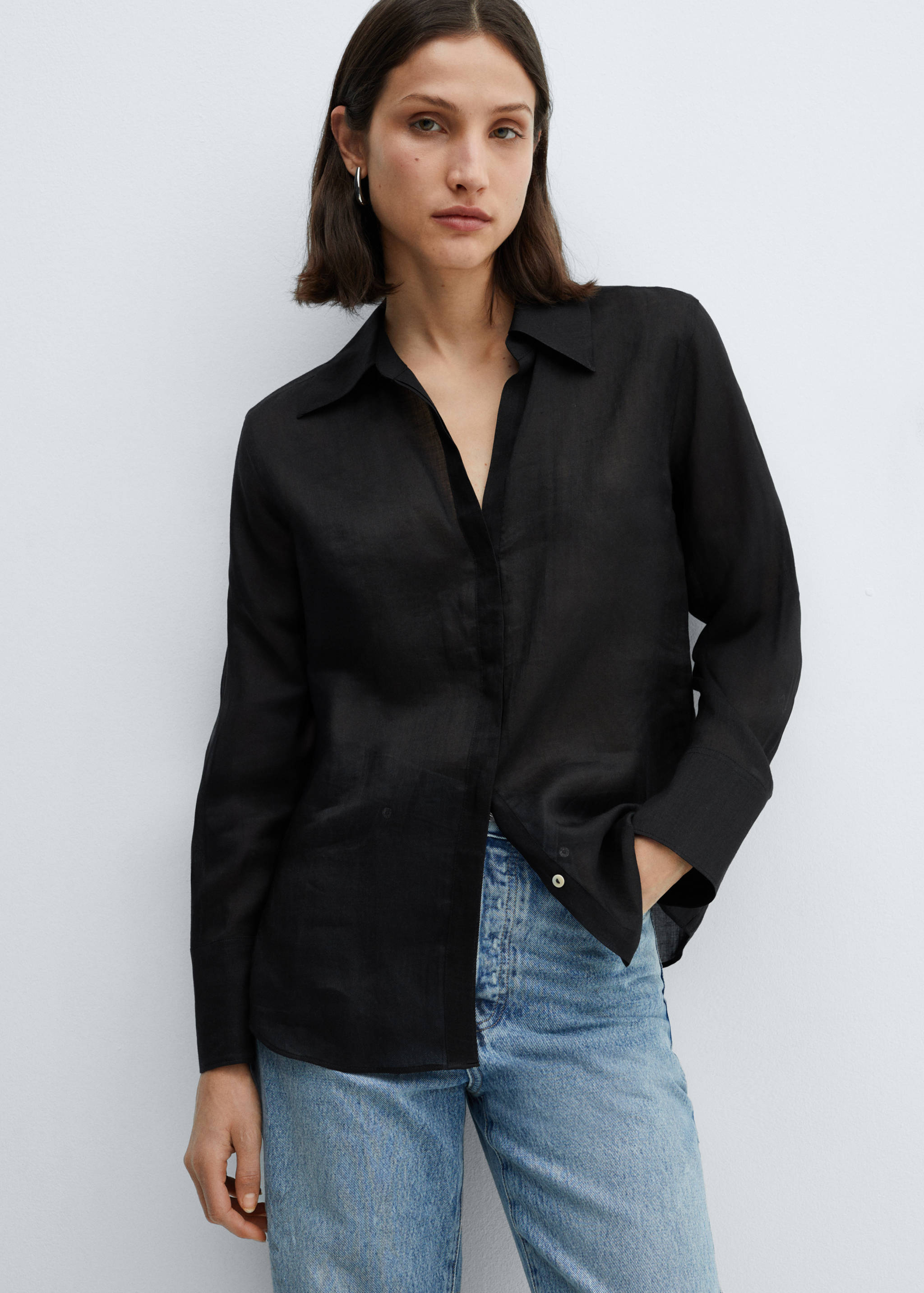 Рубашка из рами с потайными пуговицами - Средний план