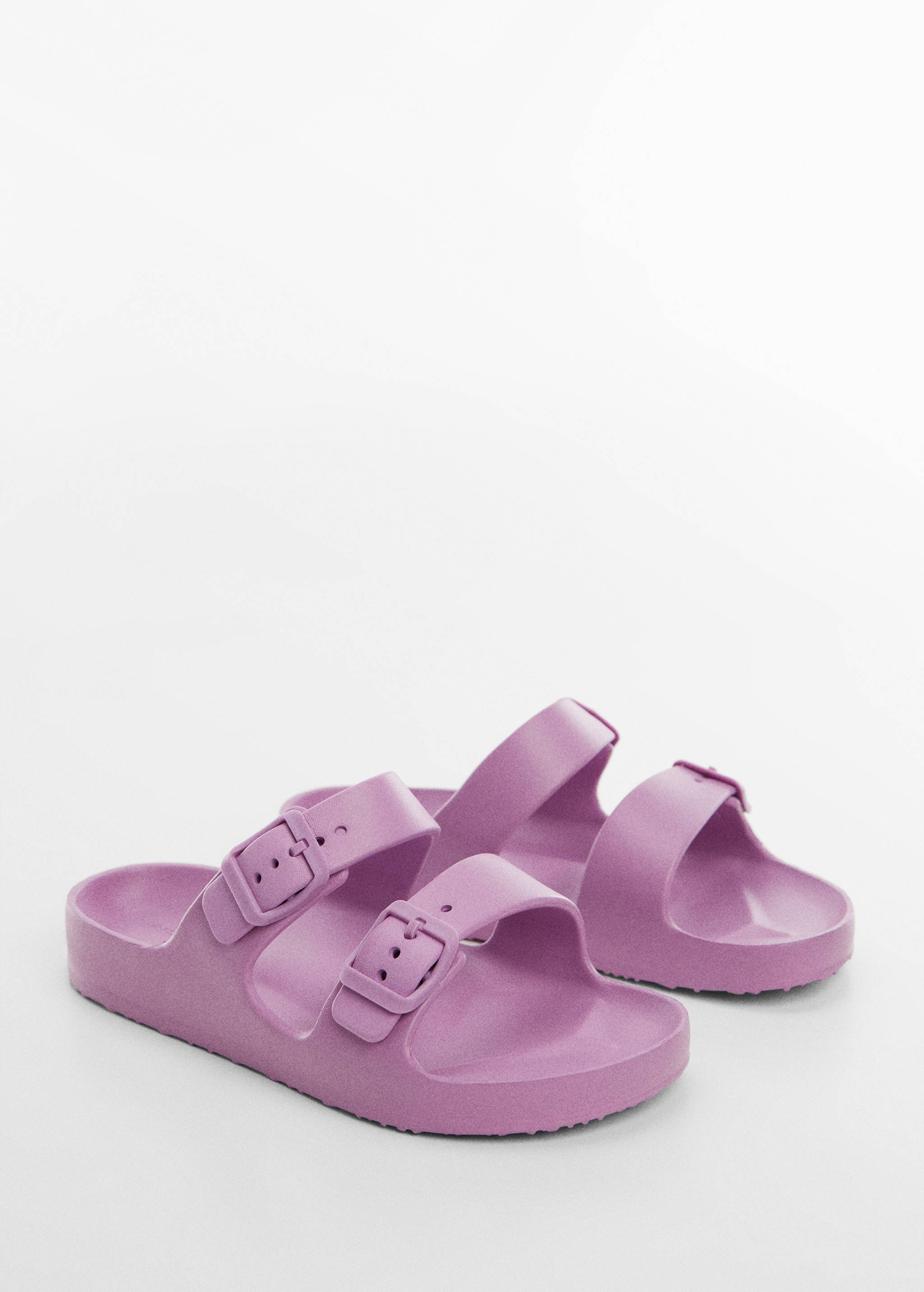 Claquettes boucles - Plan moyen