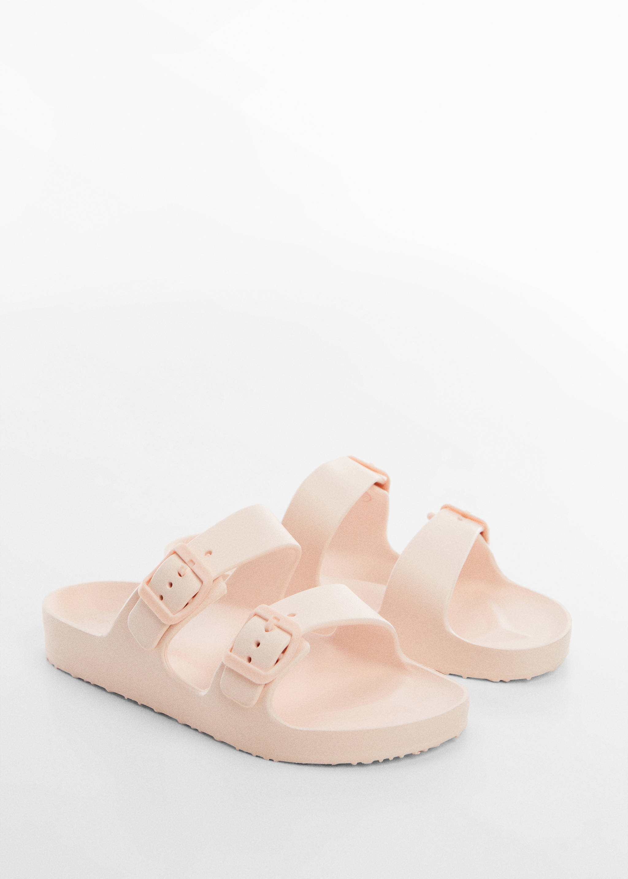 Claquettes boucles - Plan moyen