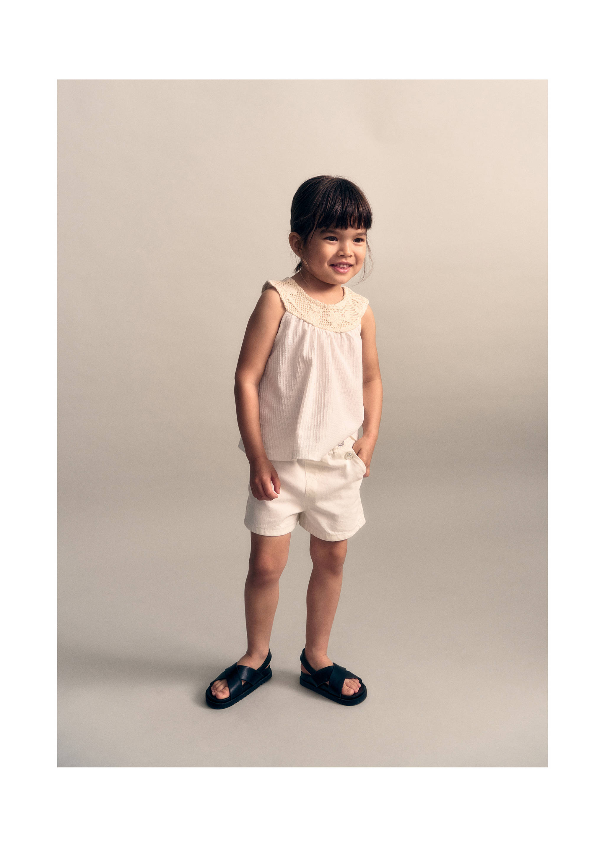 Elastic waist denim shorts - Details of the article 5