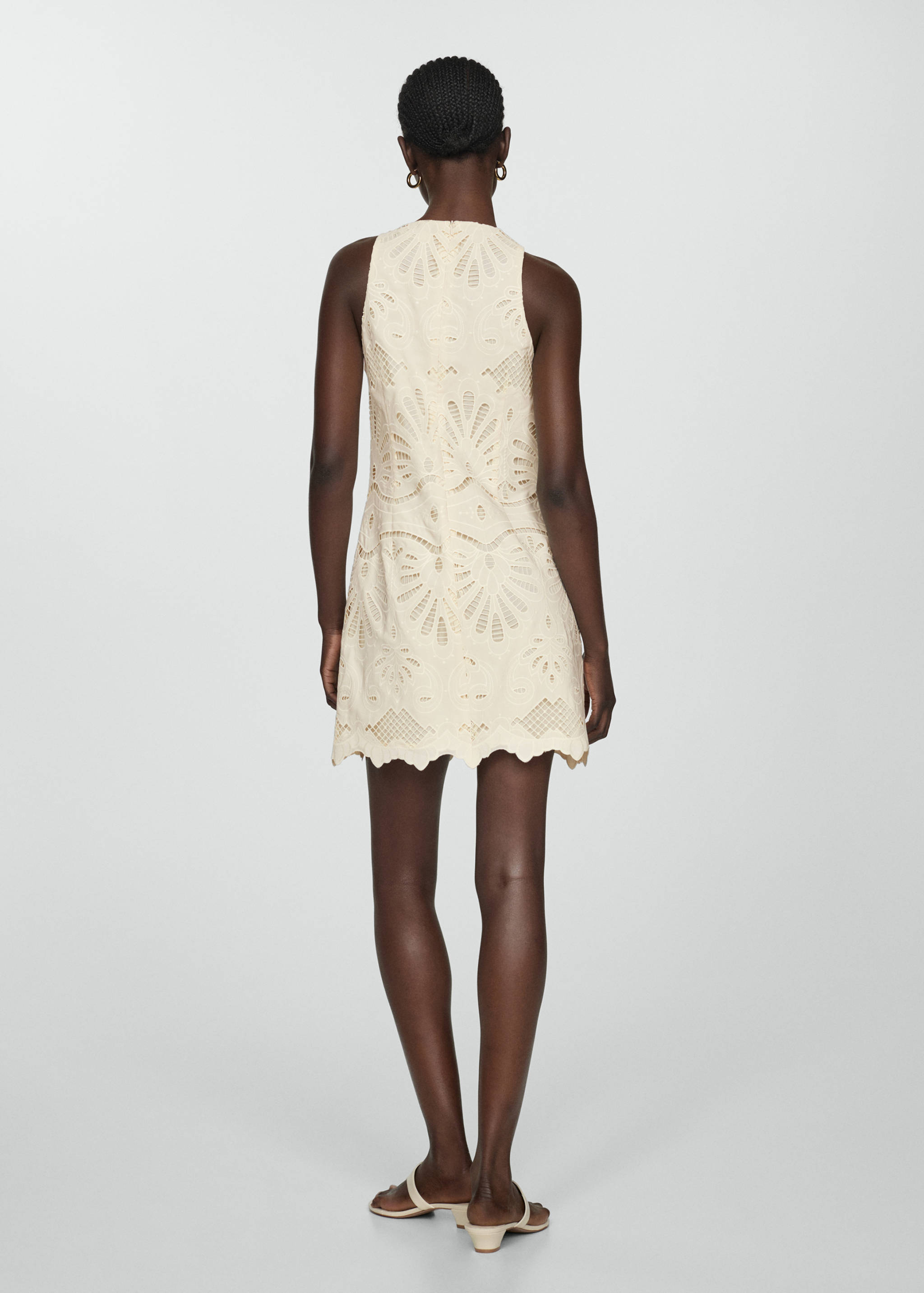 Embroidered short dress - Reverse of the article