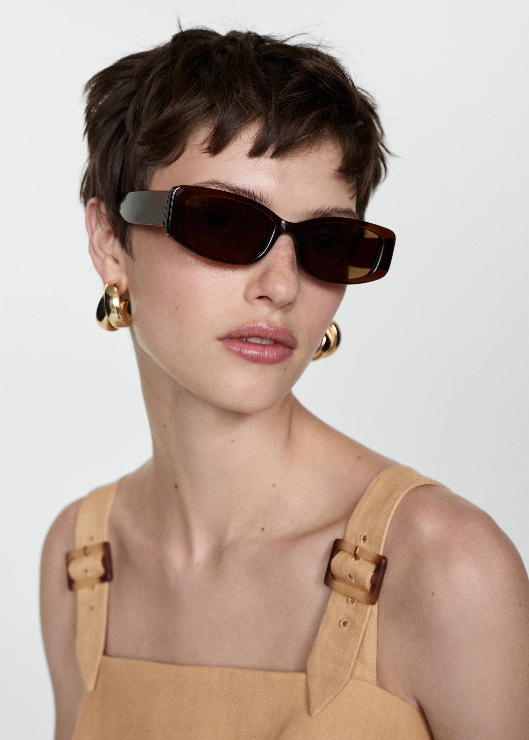 Linen dress with buckle straps - Details of the article 1