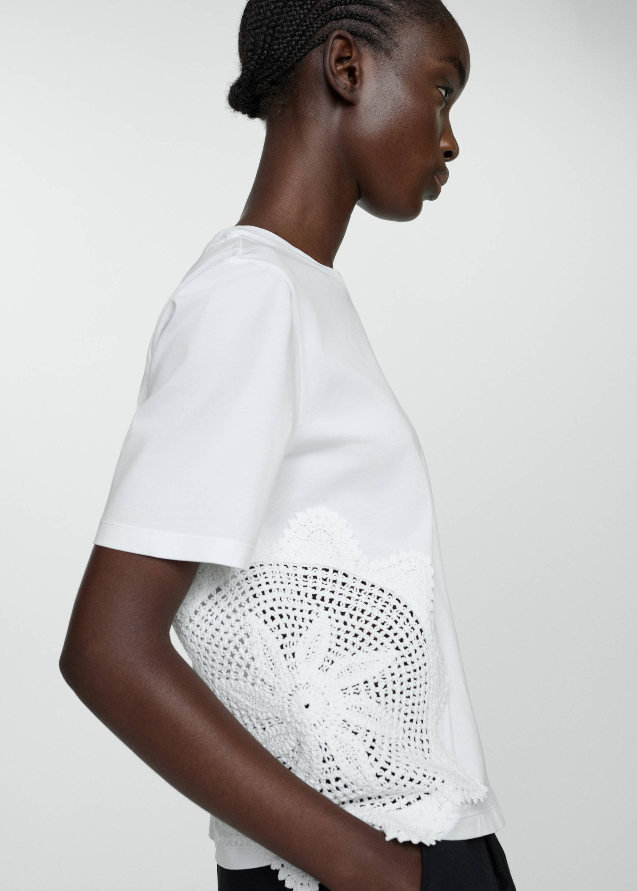 T-shirt with embroidered detail - Details of the article 1