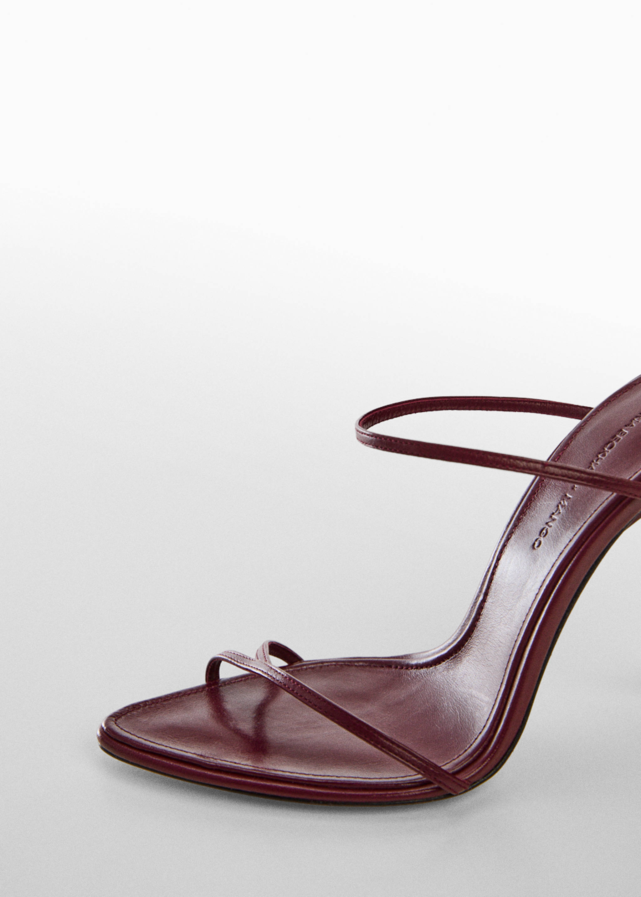 Leather sandal with inclined heel - Details of the article 2