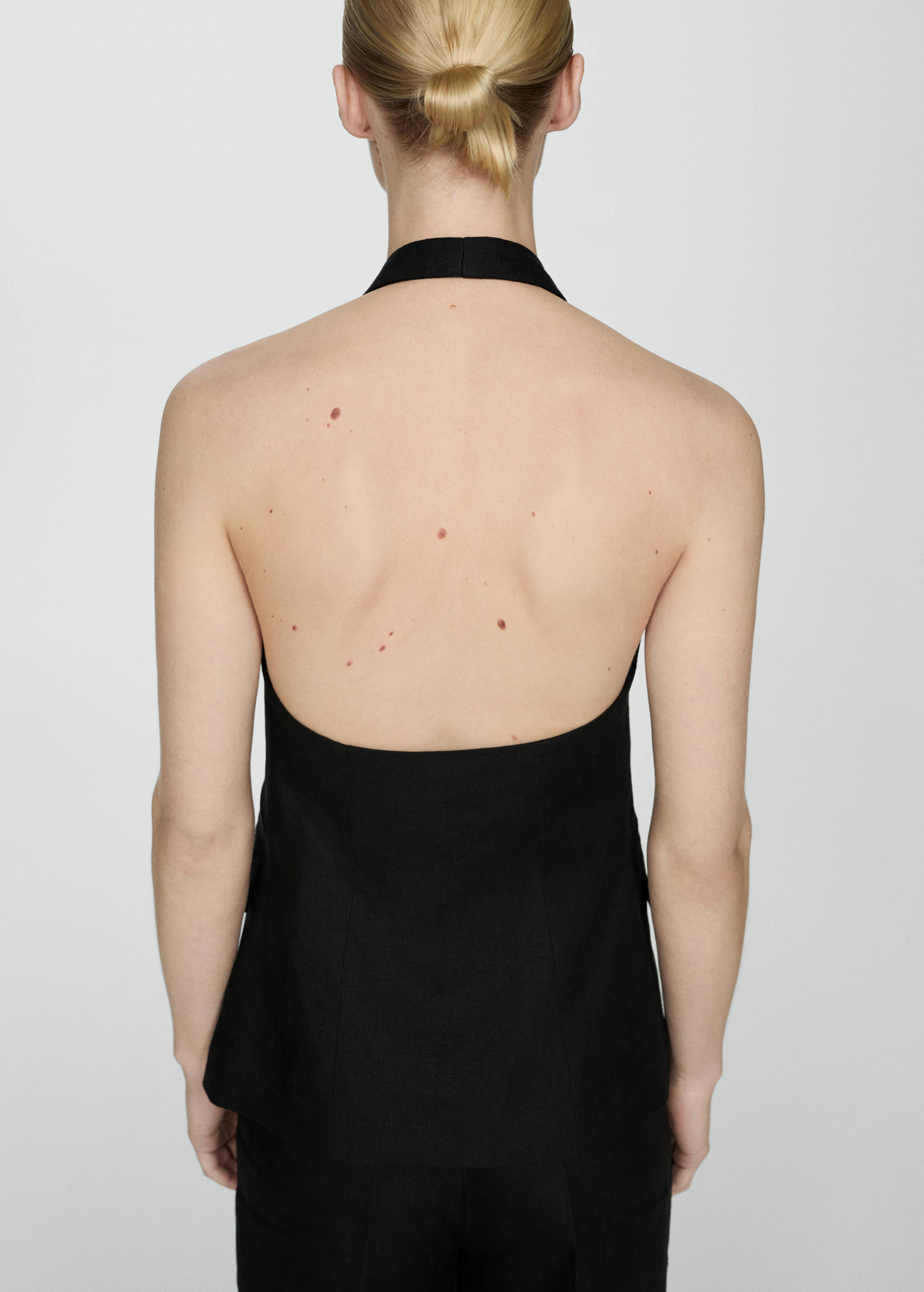 Halter neck linen vest - Reverse of the article