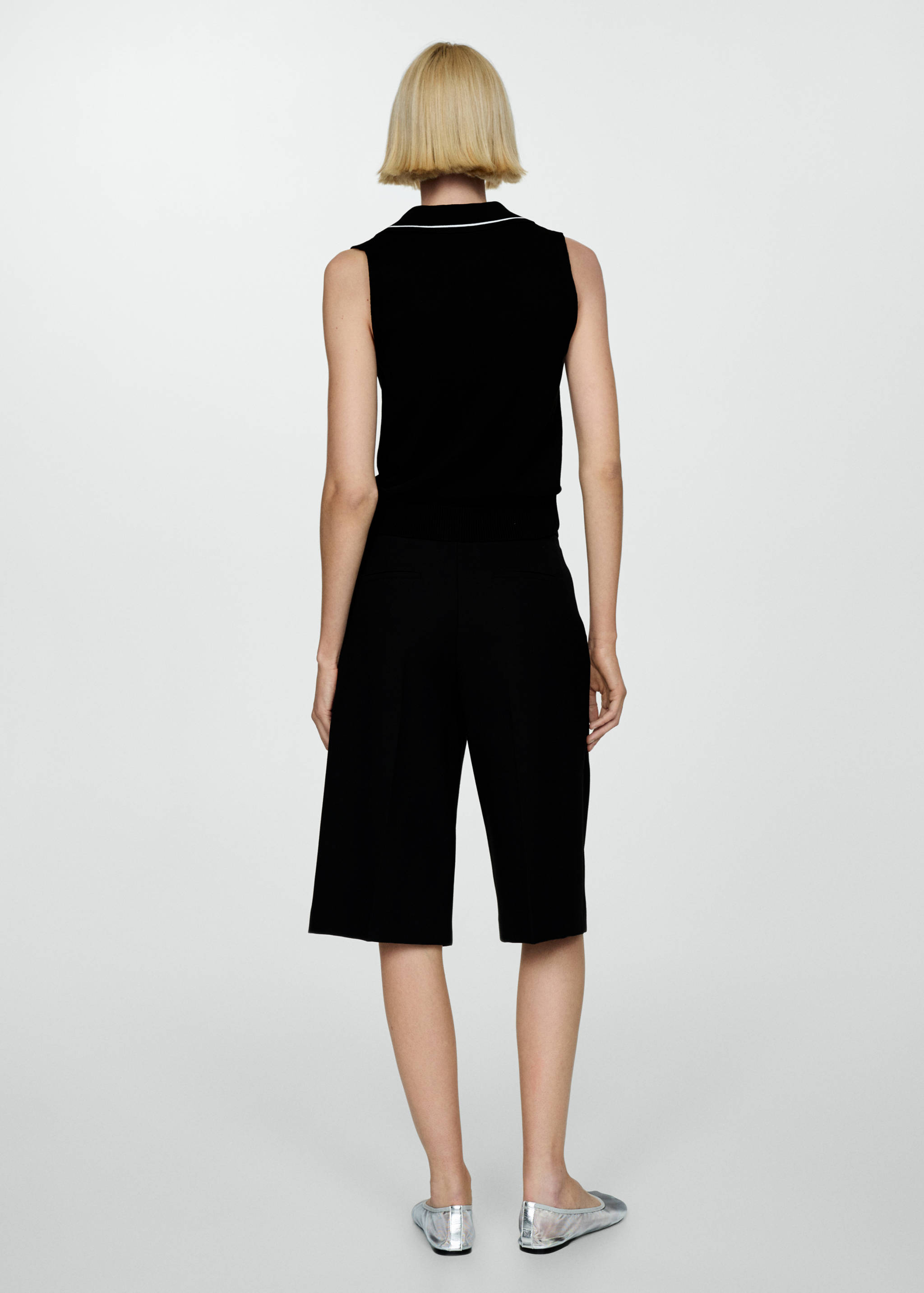 Polo-neck knitted top - Reverse of the article