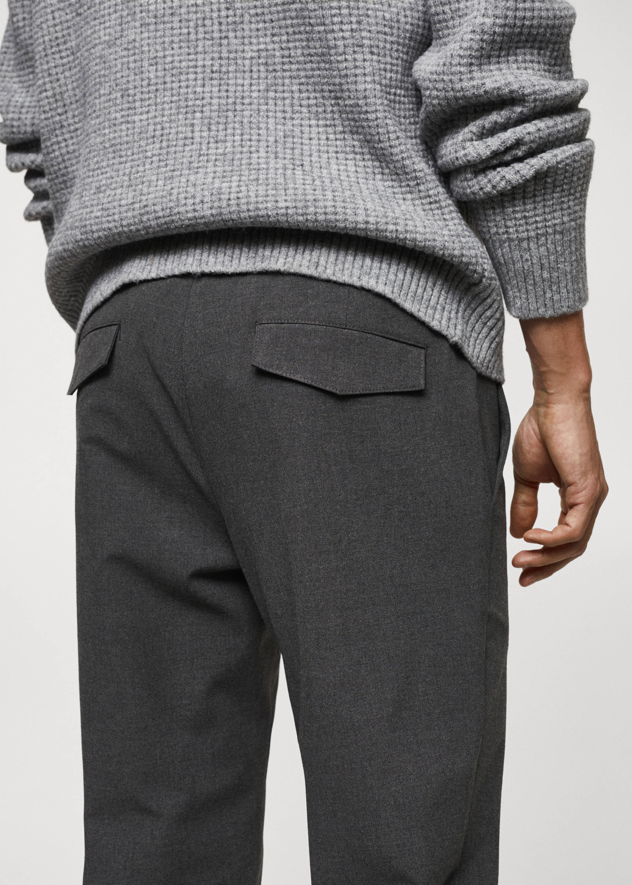 Slim-fit jogger trousers with drawstring - Details of the article 2