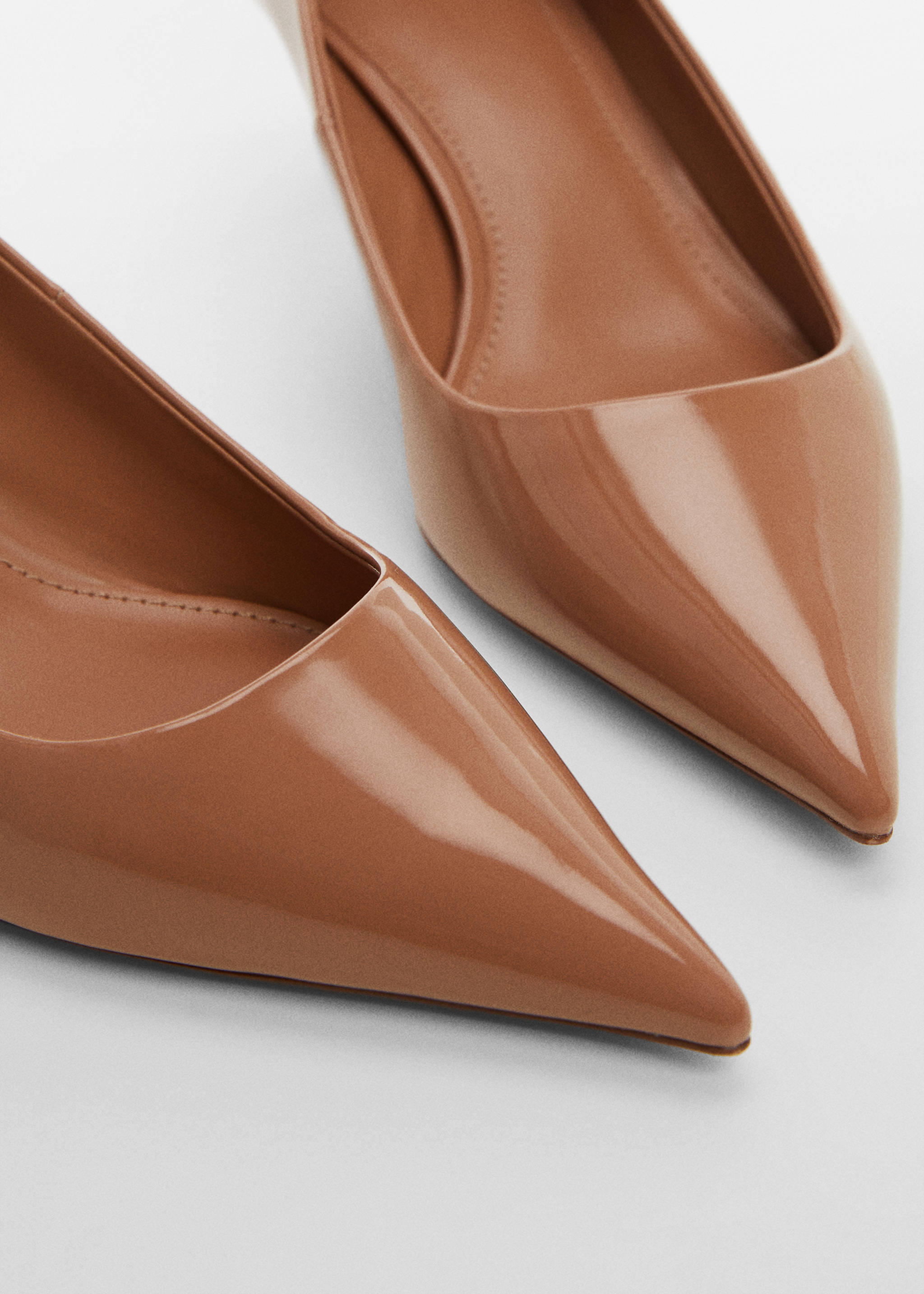 Kitten heel shoes - Details of the article 2