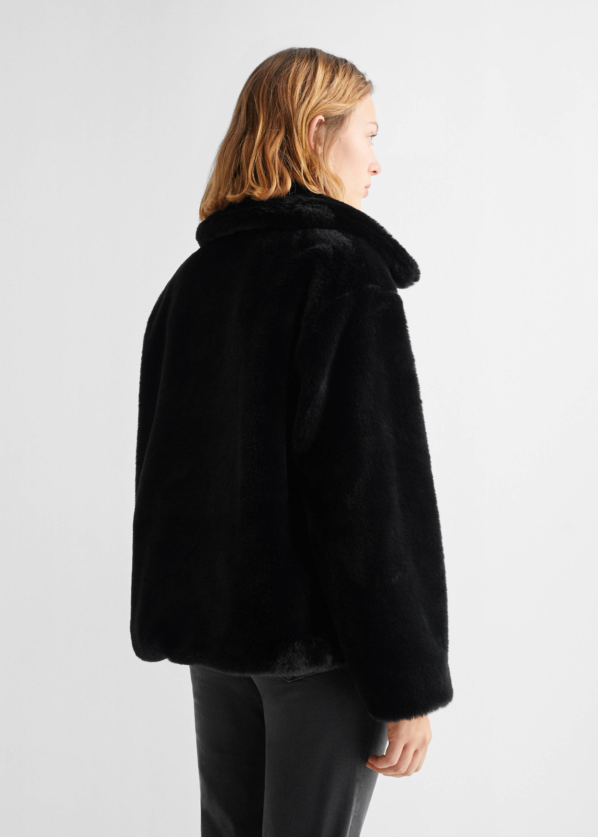 Manteau en imitation fourrure à revers - Verso de l’article