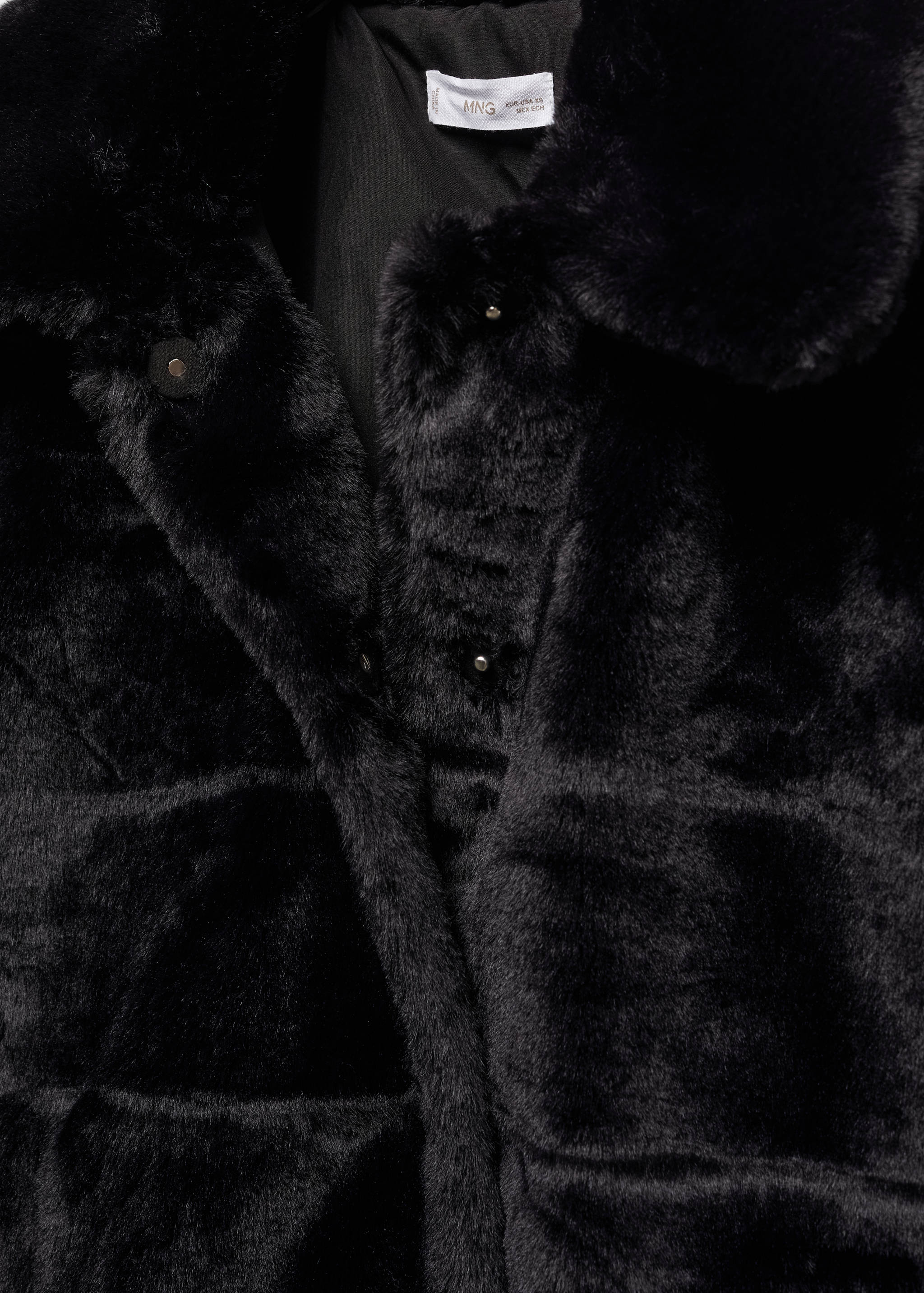 Manteau en imitation fourrure à revers - Détail de l'article 8
