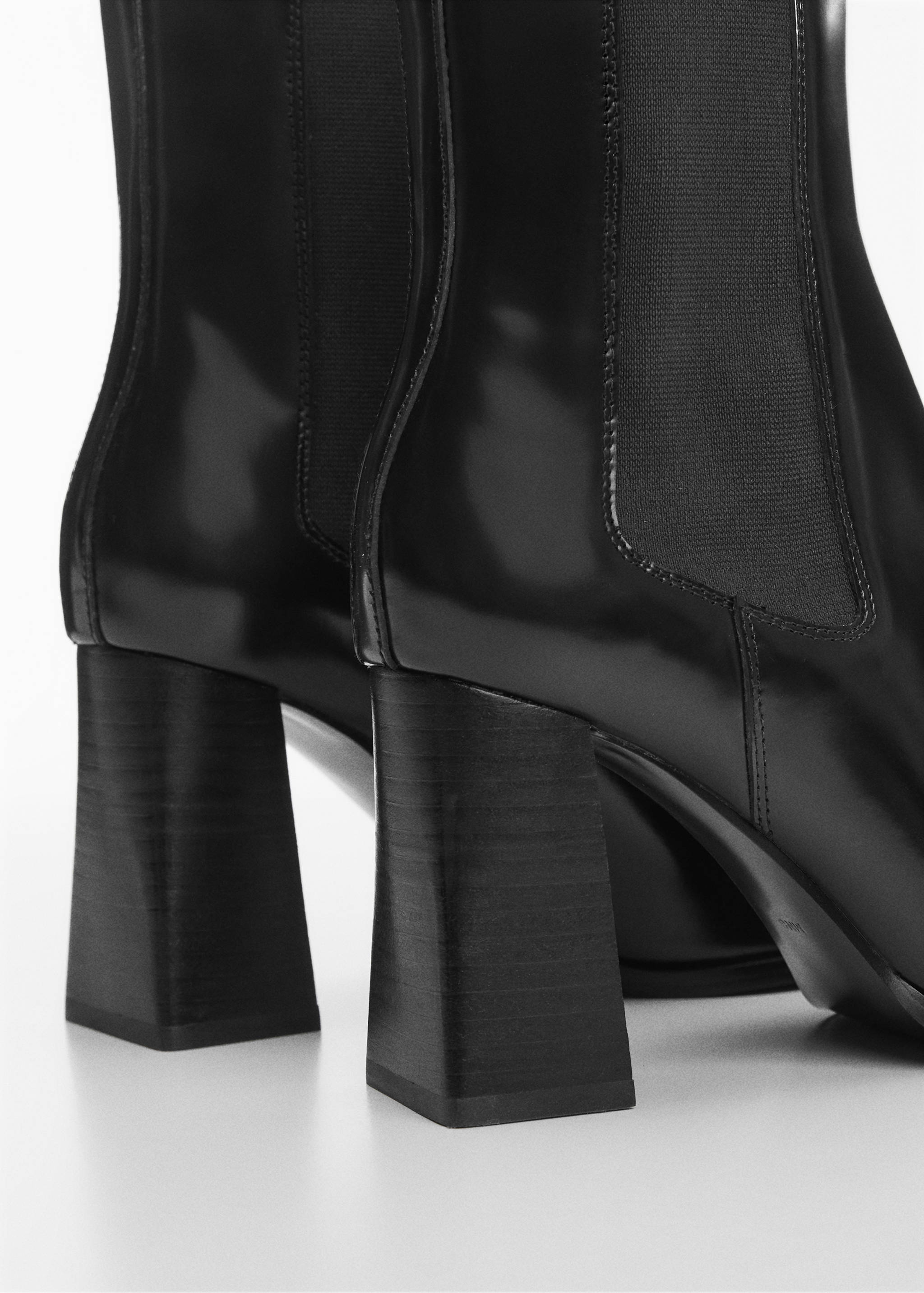 Leather chelsea boots - Details of the article 2