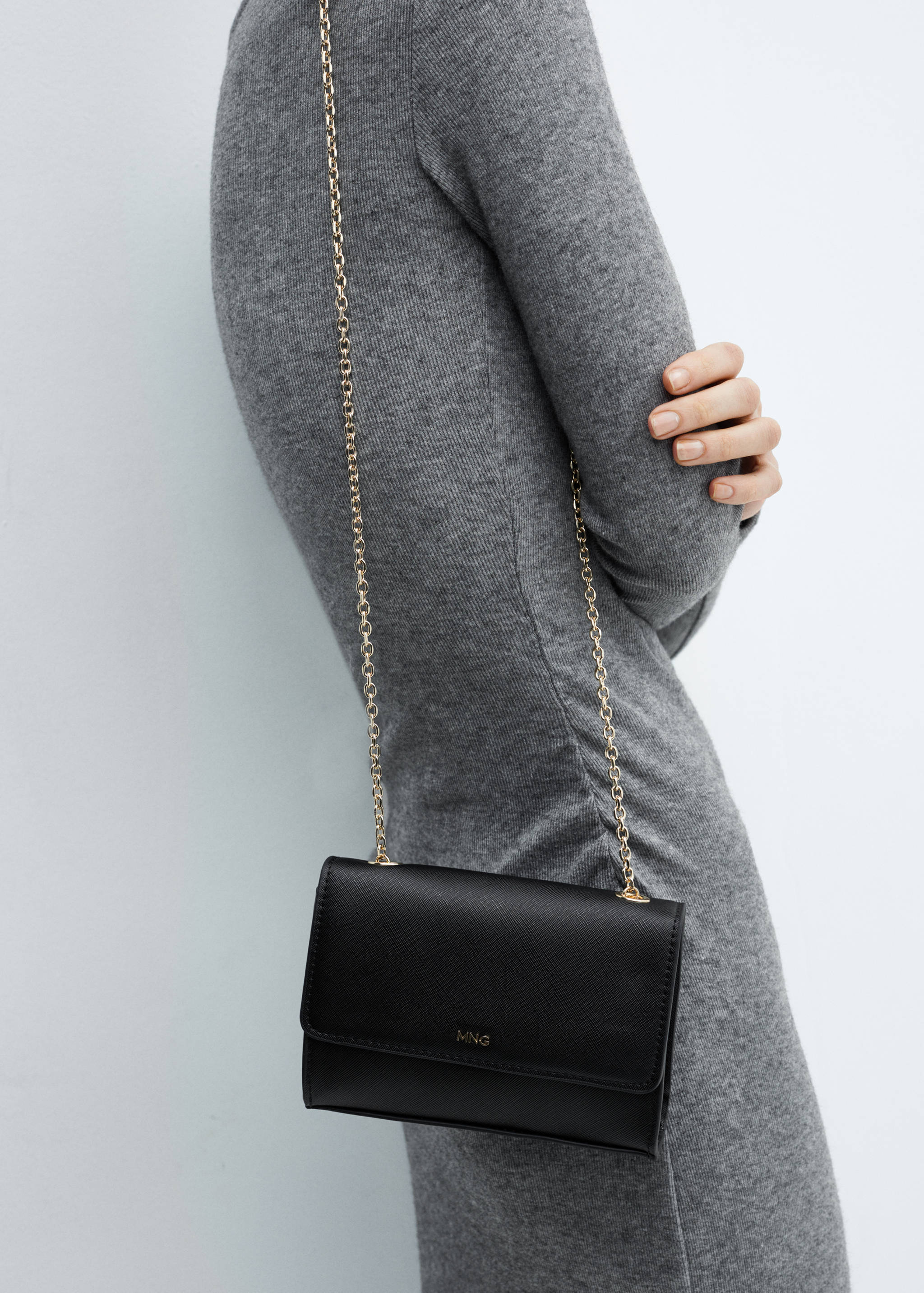 Saffiano-effect chain bag - Details of the article 9