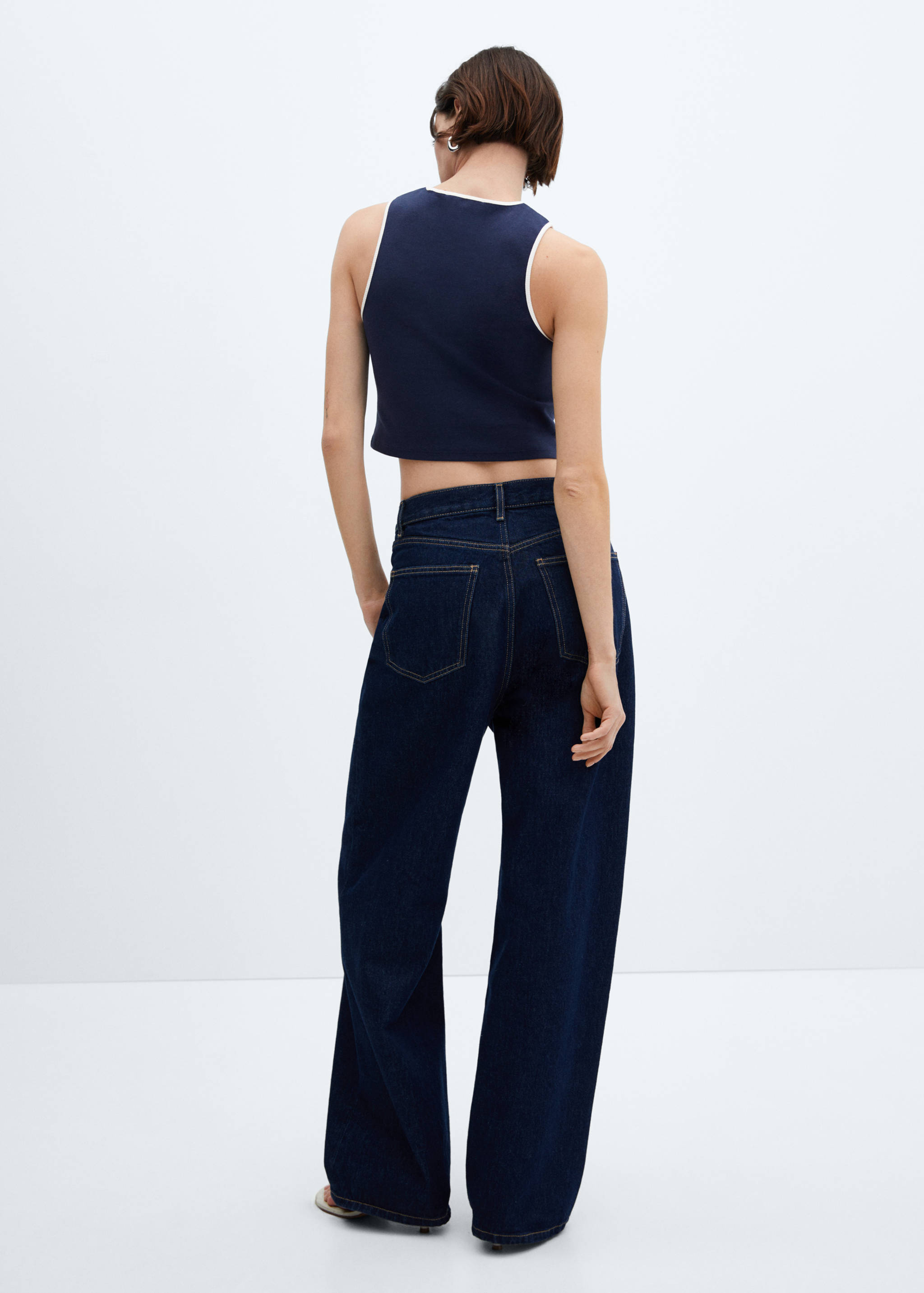 Contrast trim top - Reverse of the article