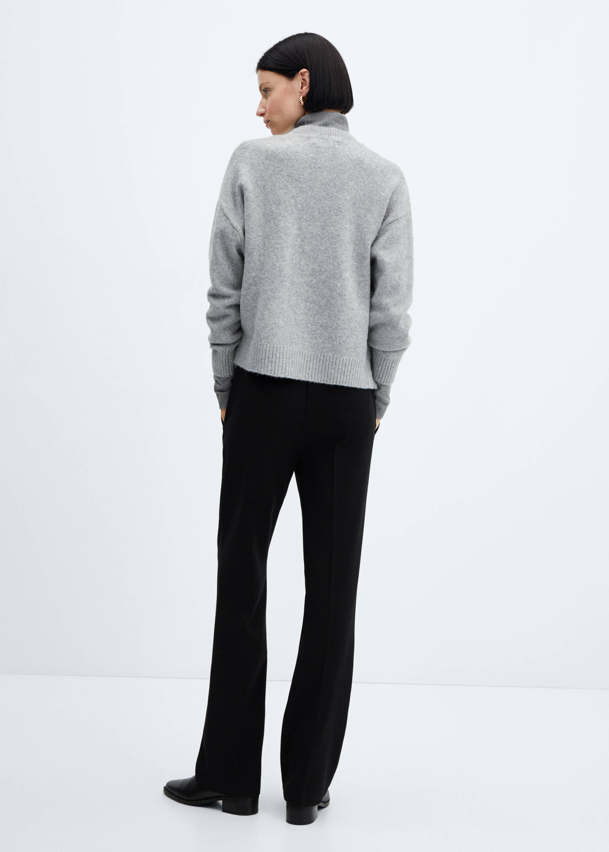 Straight-fit trousers with elastic waist - Reverse of the article