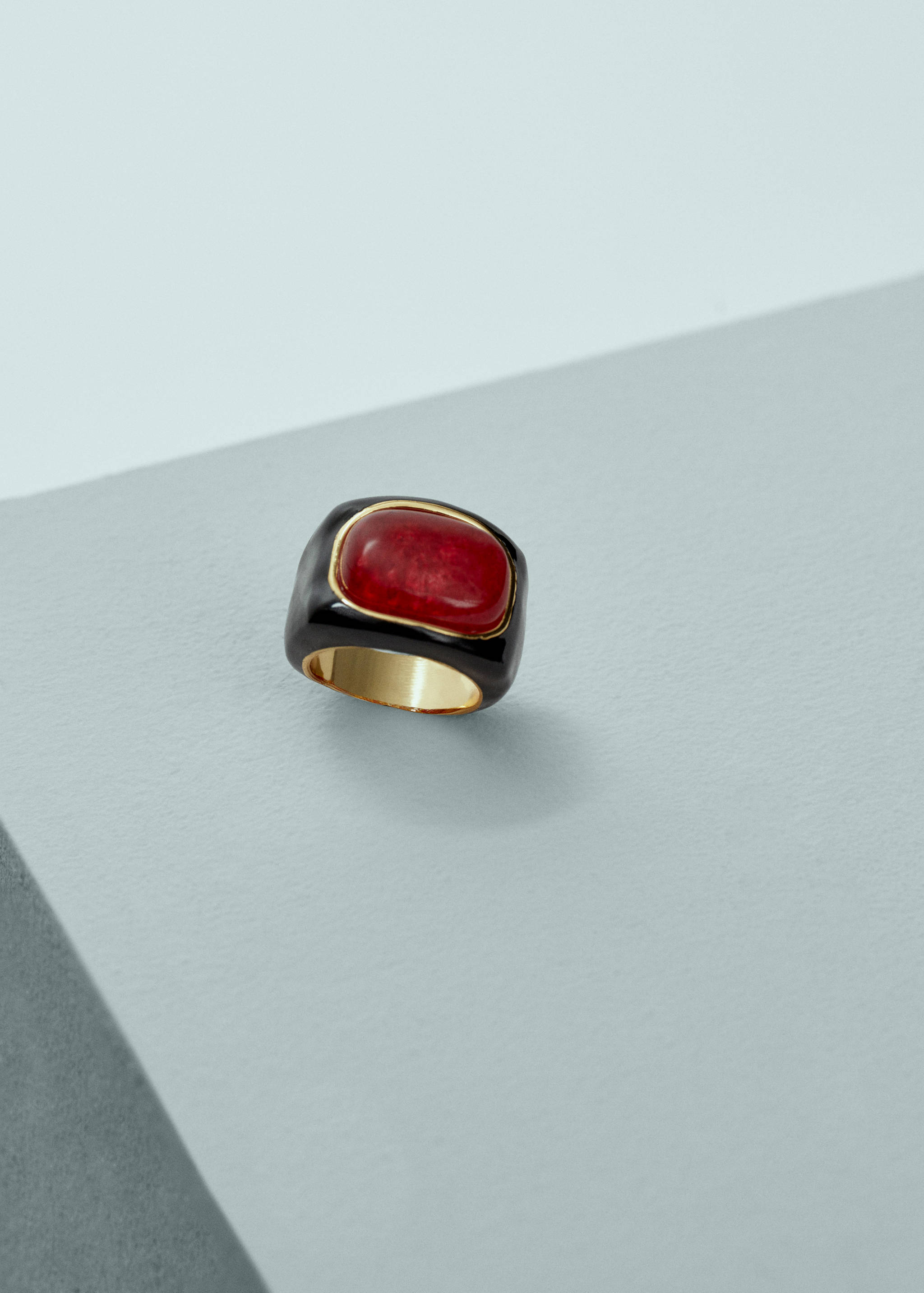 Maxi-ring with quartz detail - Details of the article 1