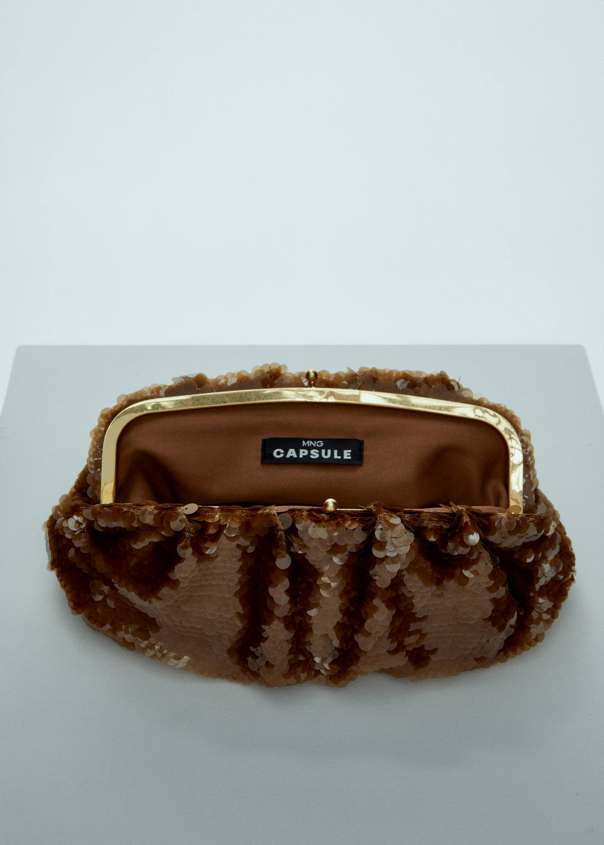 Sequin clutch bag - Details of the article 1