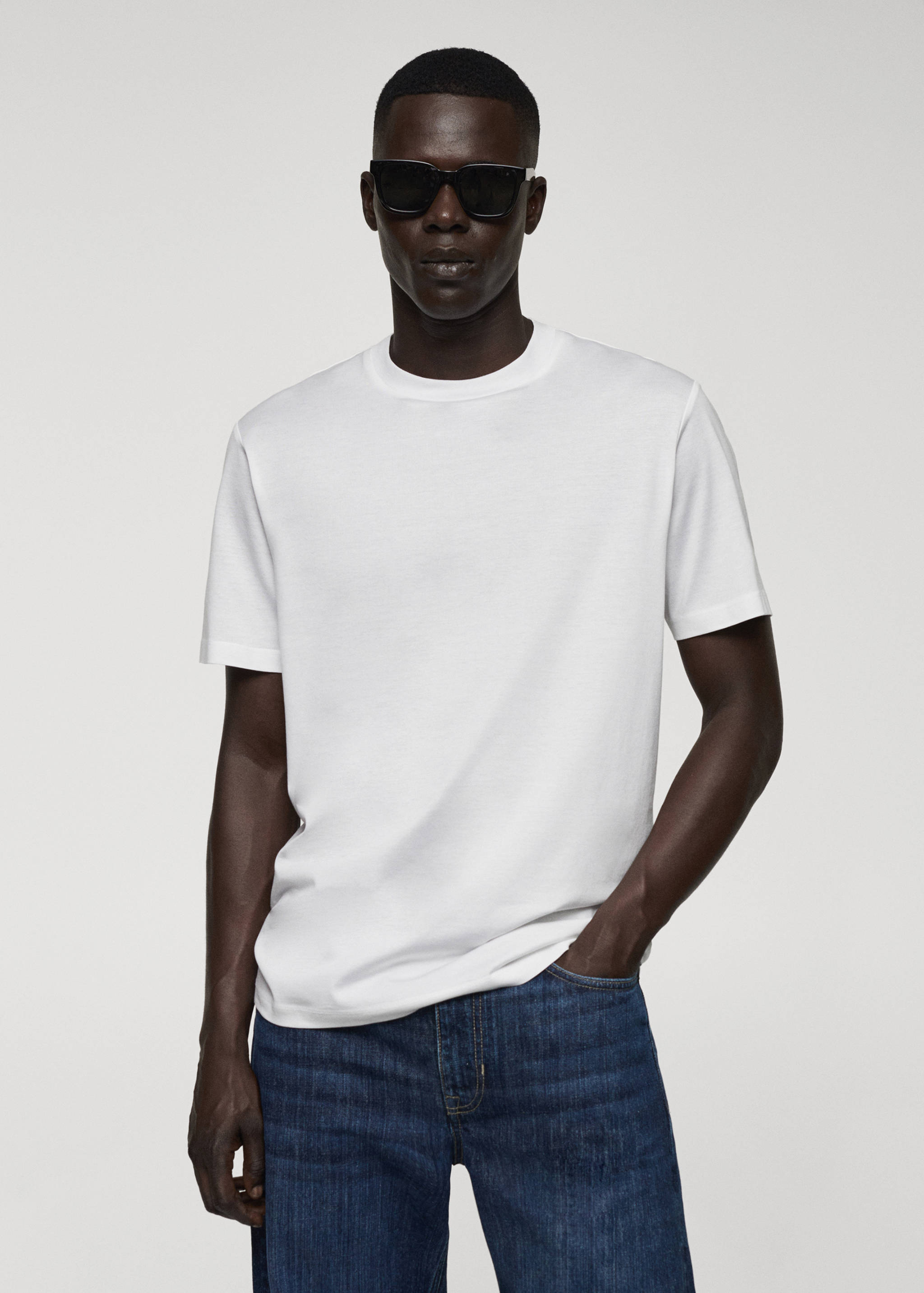 Футболка з мерсеризованої бавовни slim fit - Середній план