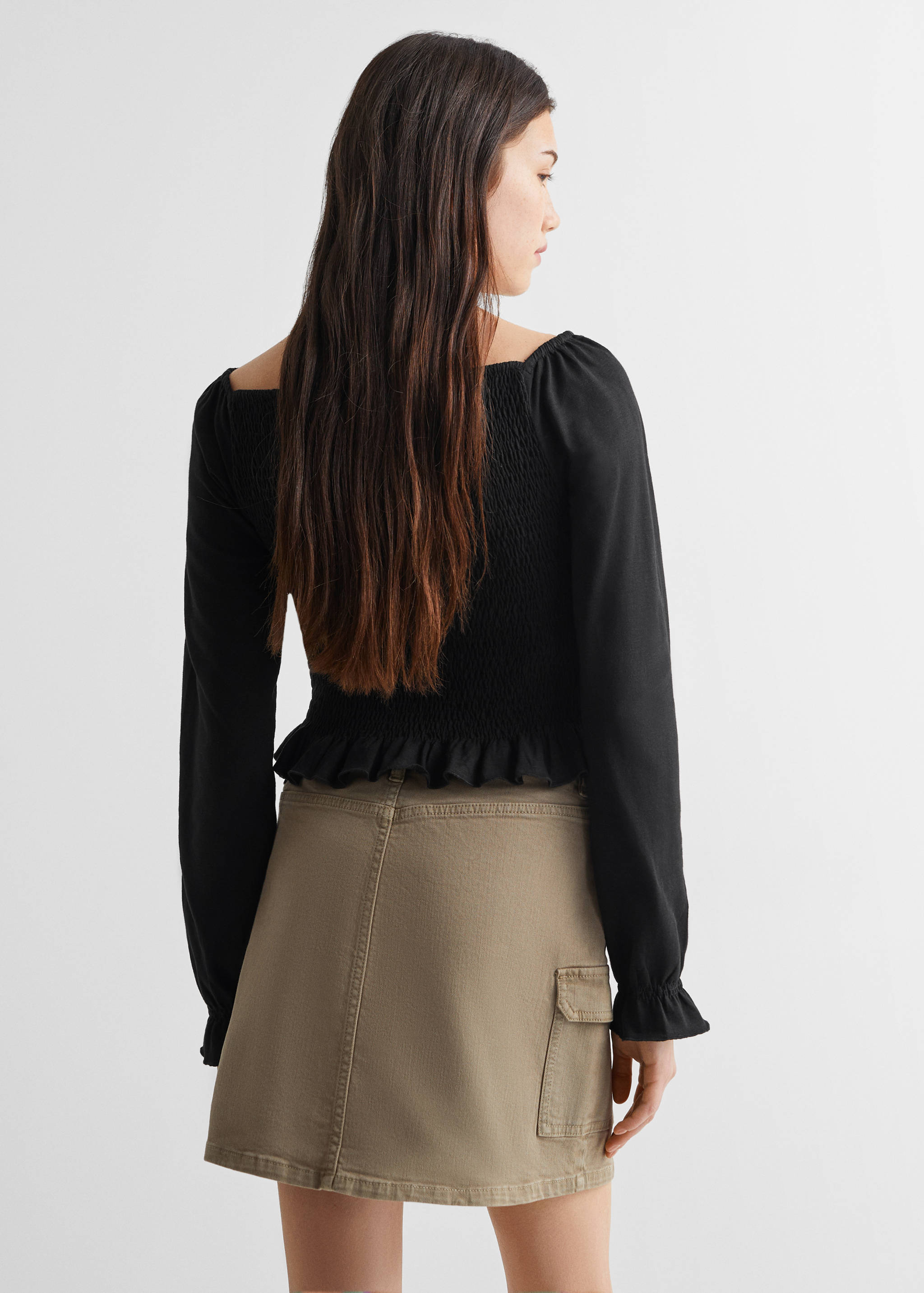 Long-sleeved t-shirt with ruffles - Reverse of the article