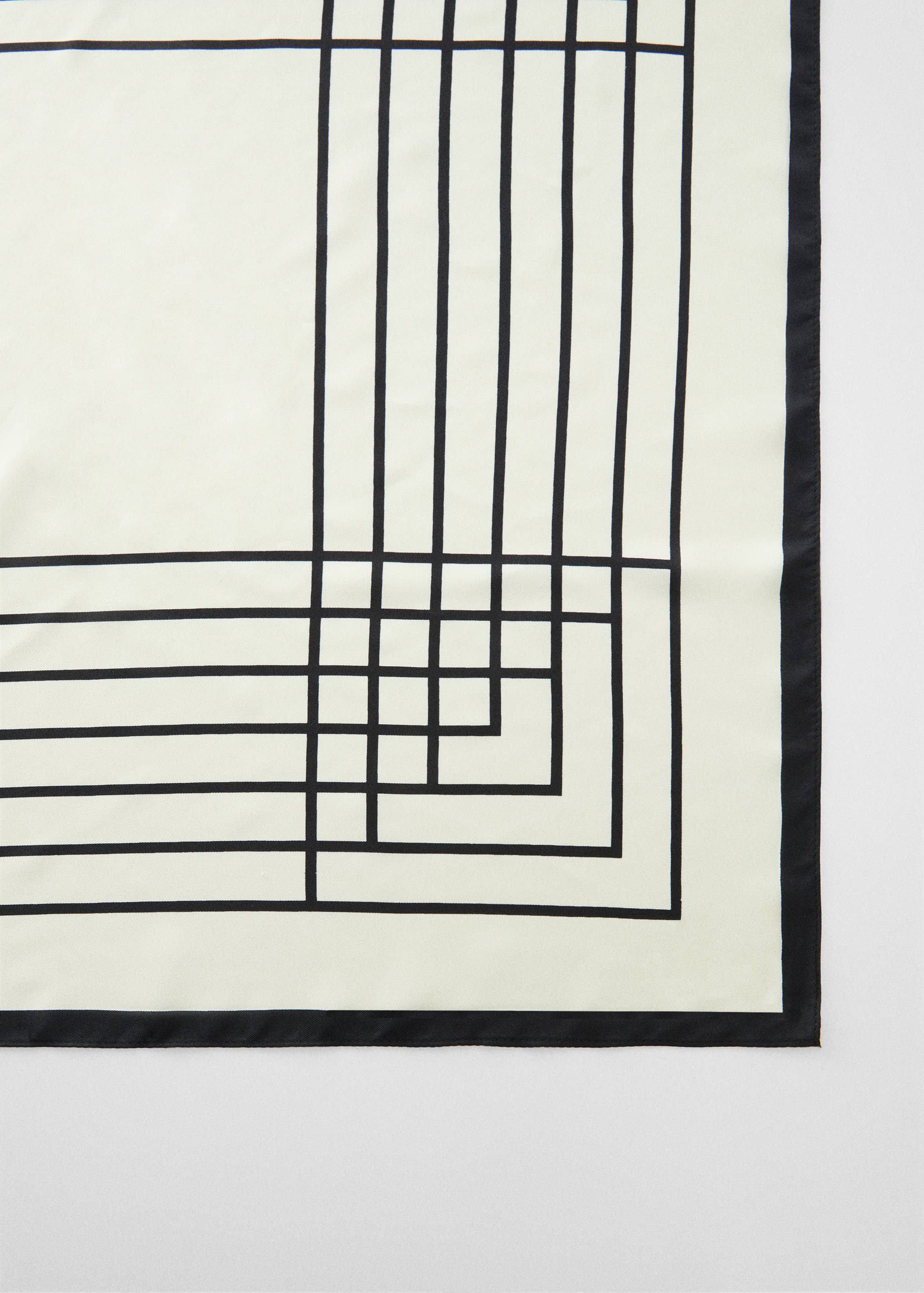 Foulard imprimé géométrique - Plan moyen