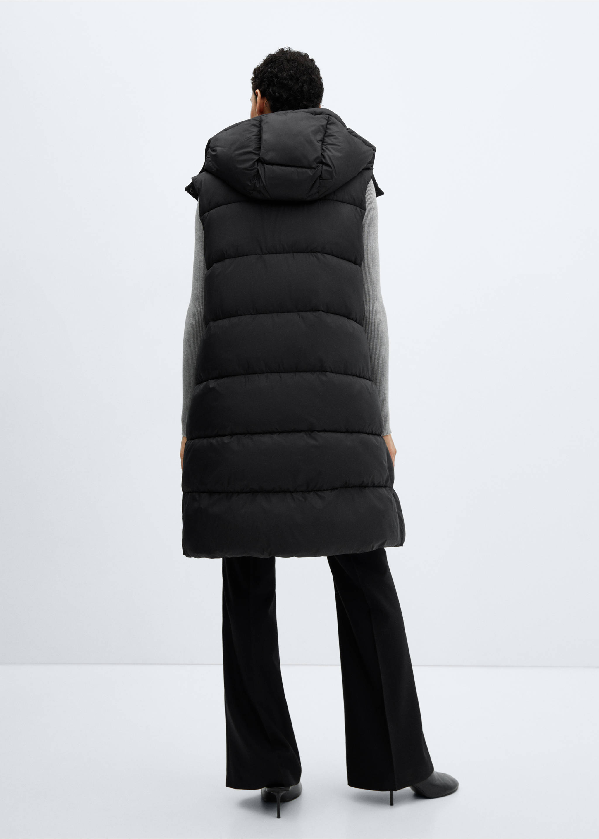 Quilted gilet with hood - Reverse of the article, Black. Ref: 67043262-00.