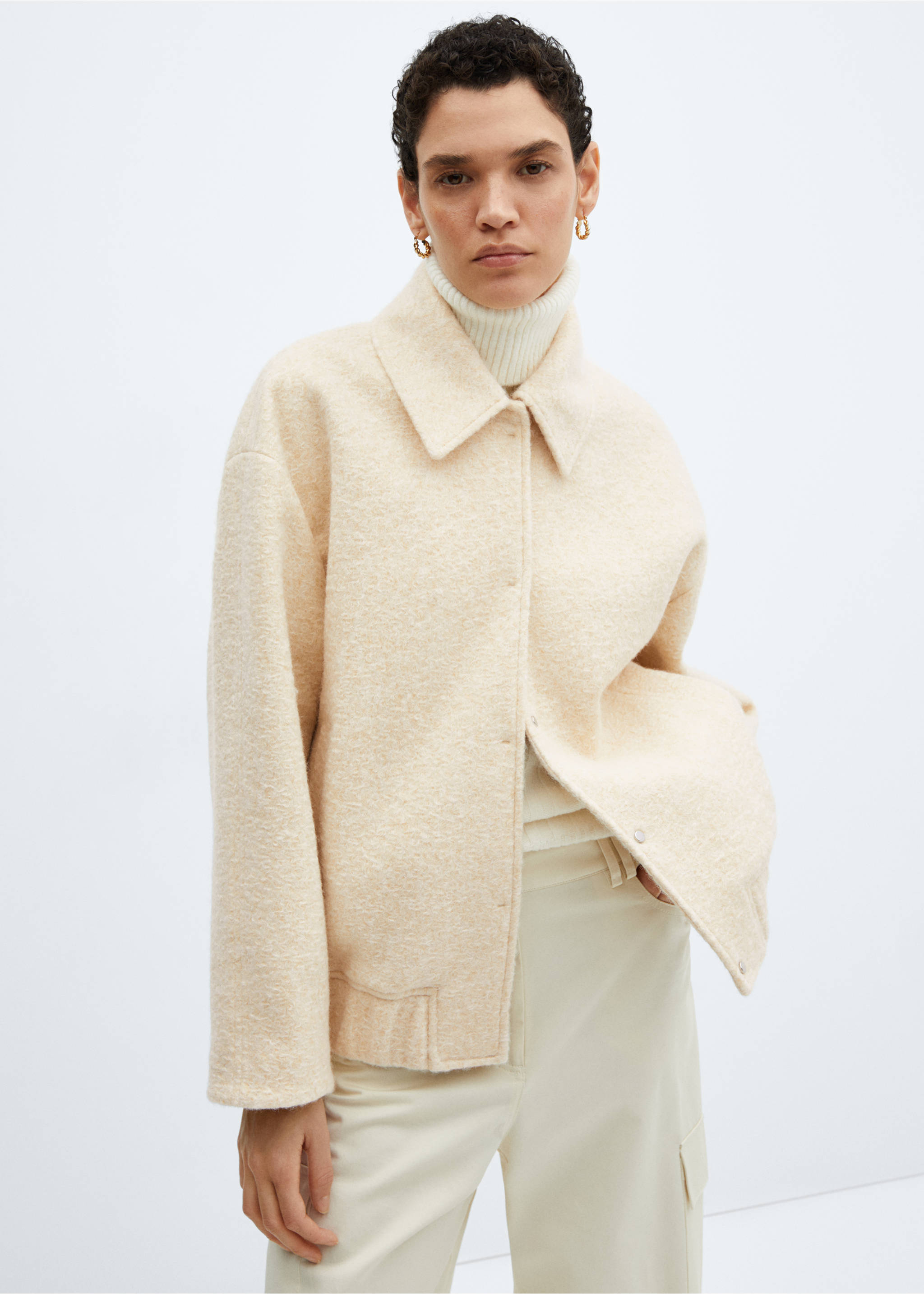 Chaqueta bomber oversize - Plano medio, Amarillo pastel. Ref: 67043263-00.