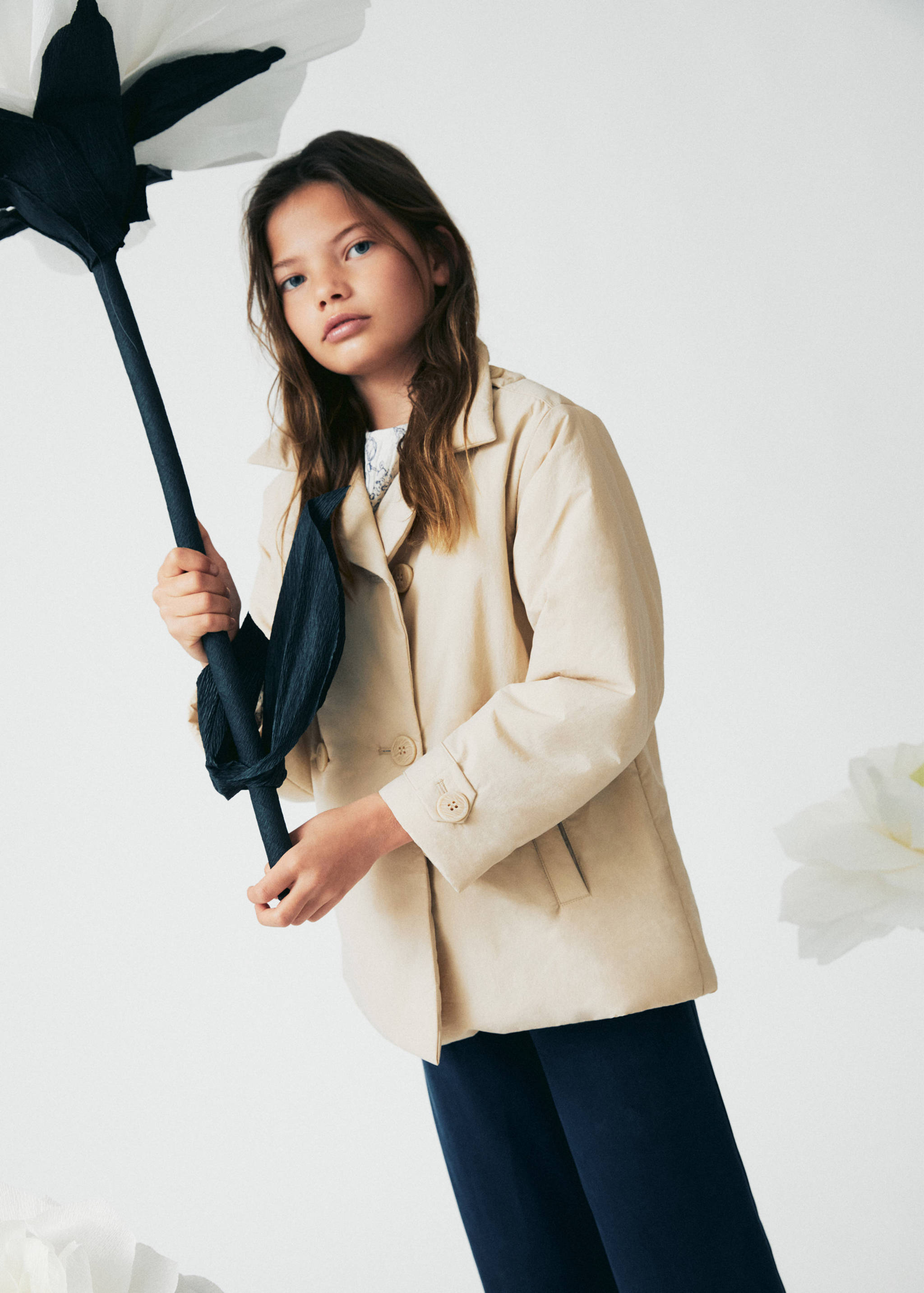 Anoraque com abotoadura dupla - Plano geral