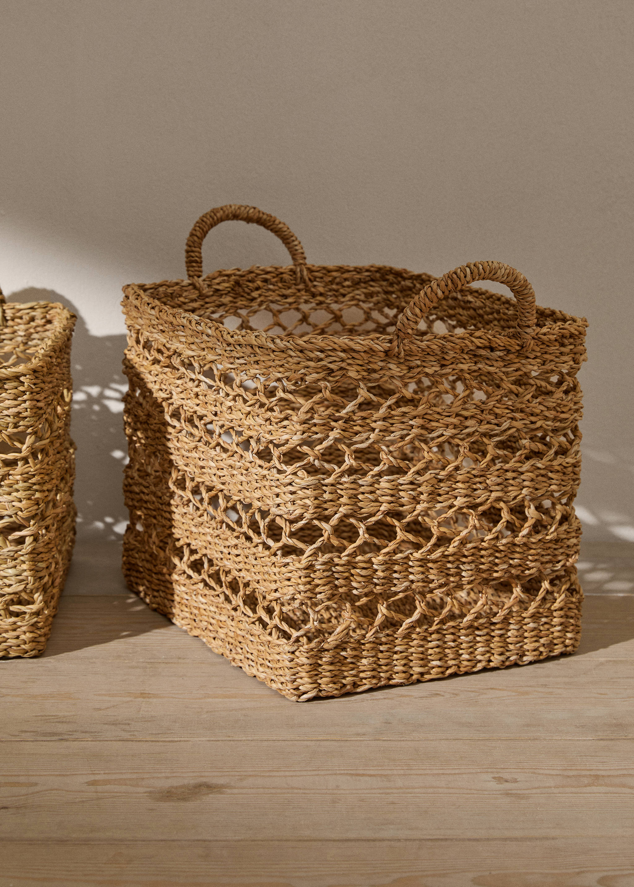 Natural fibre basket with handles 40x32cm - General plane
