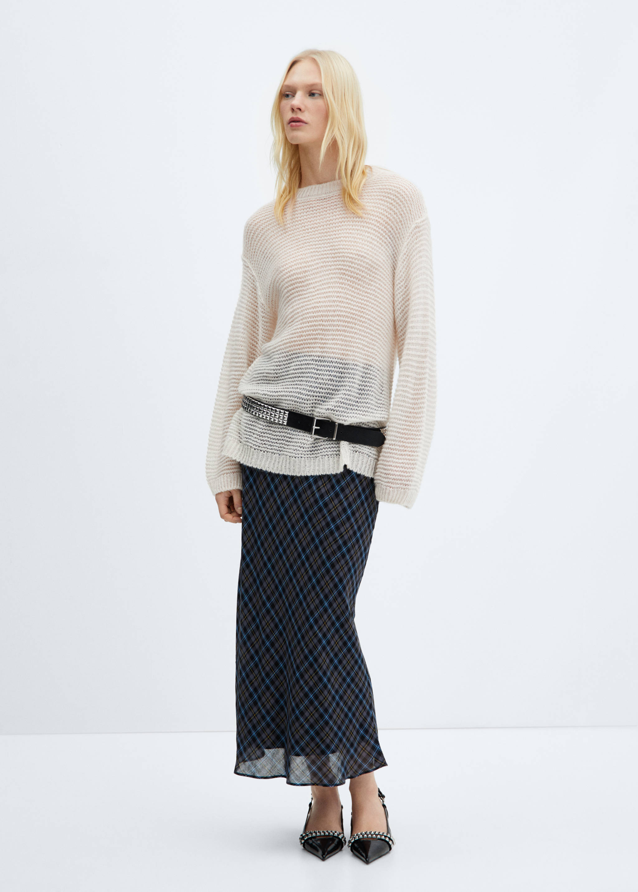 Oversized Oversized sweater with lace design - General plane