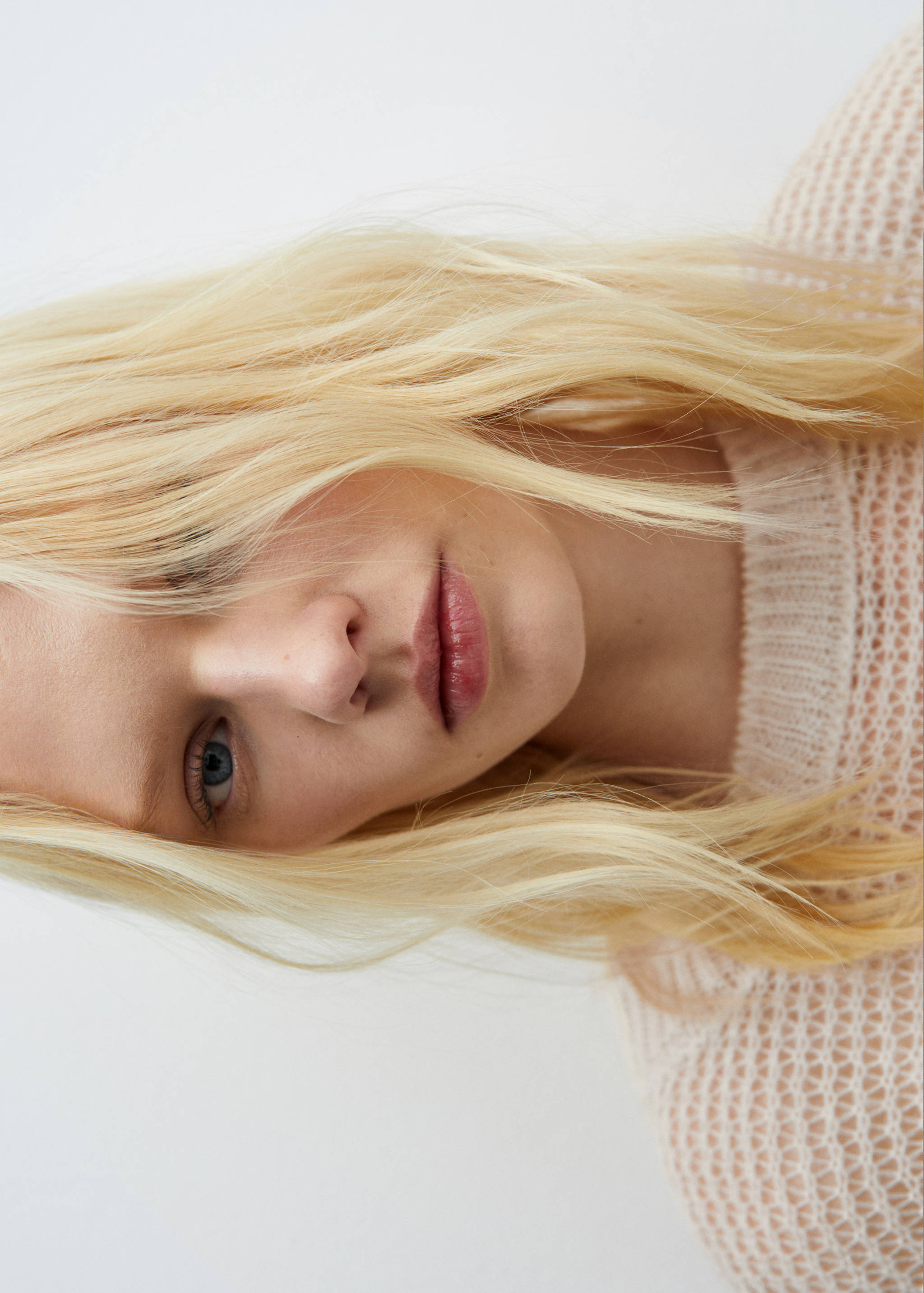Oversized Oversized sweater with lace design - Details of the article 1