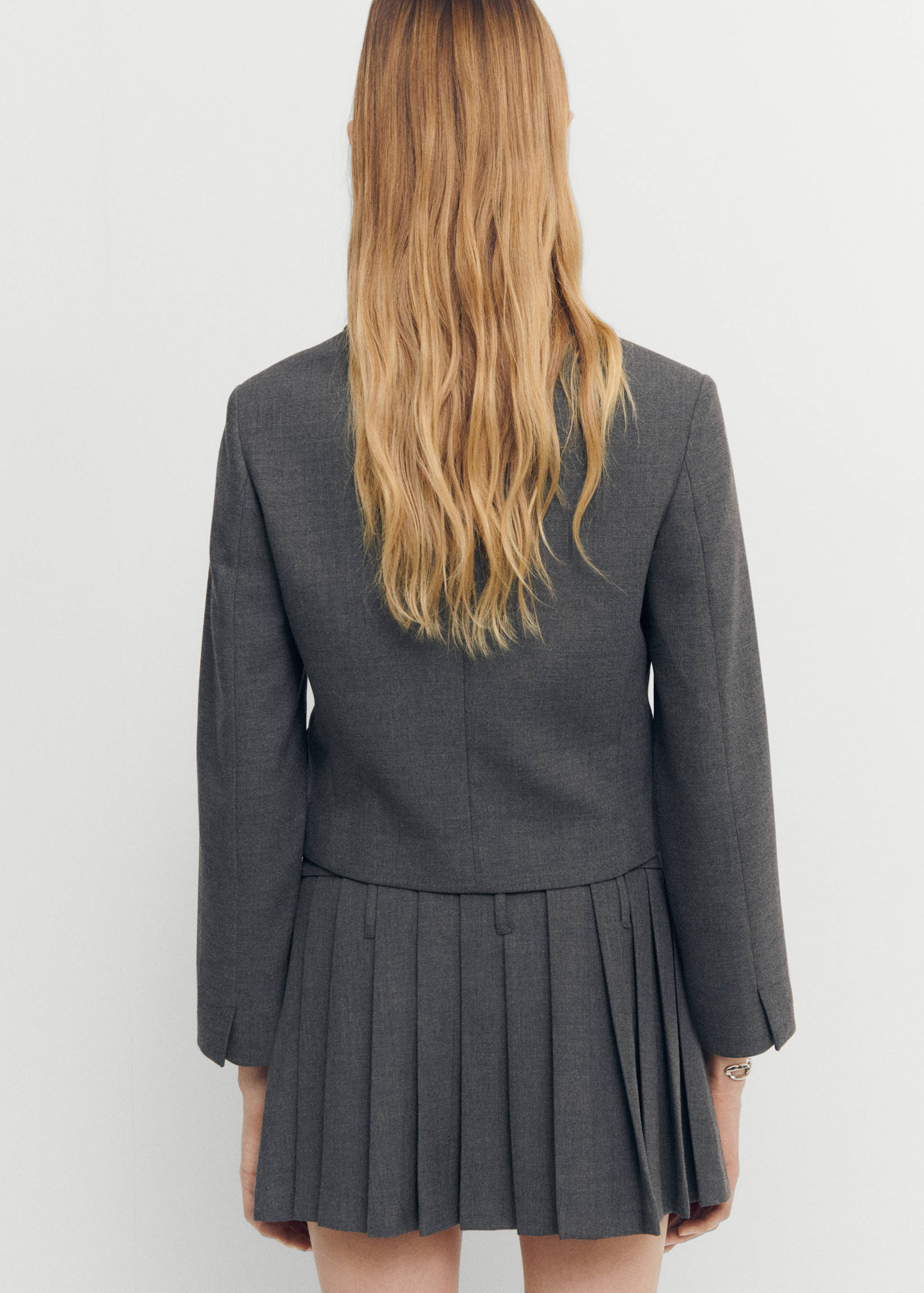 Pleated mini-skirt - Reverse of the article