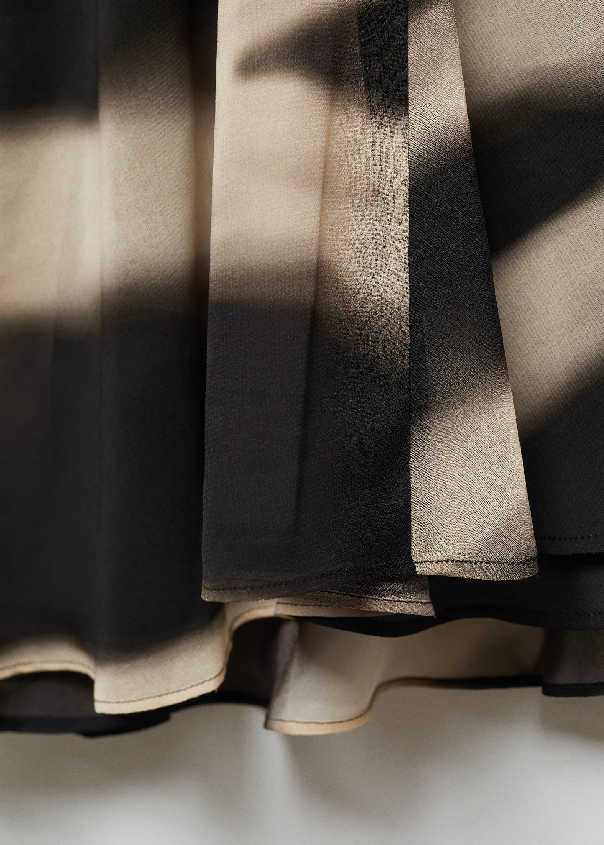 Asymmetrical printed skirt - Details of the article 8