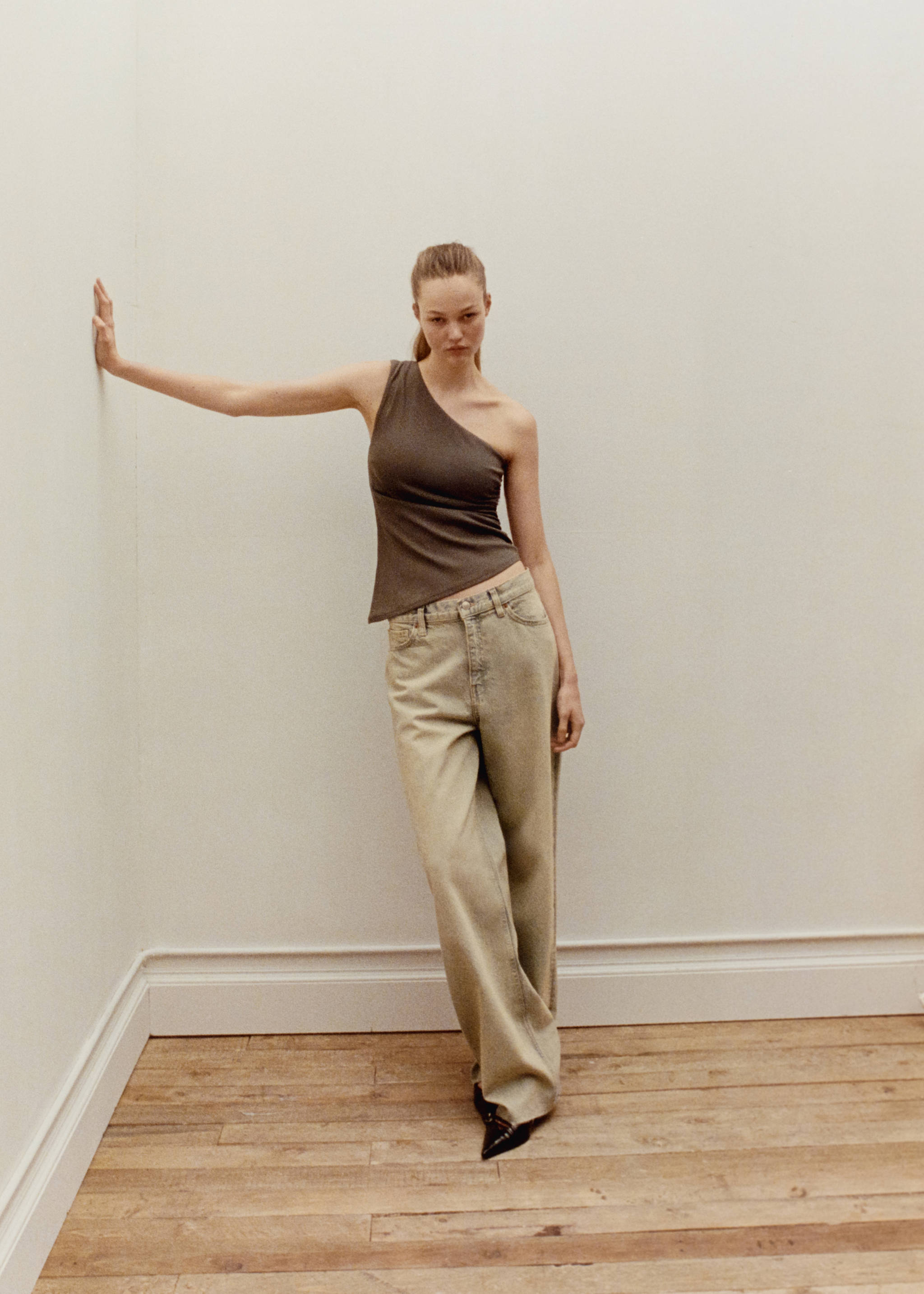 High-waisted wideleg jeans - Details of the article 9