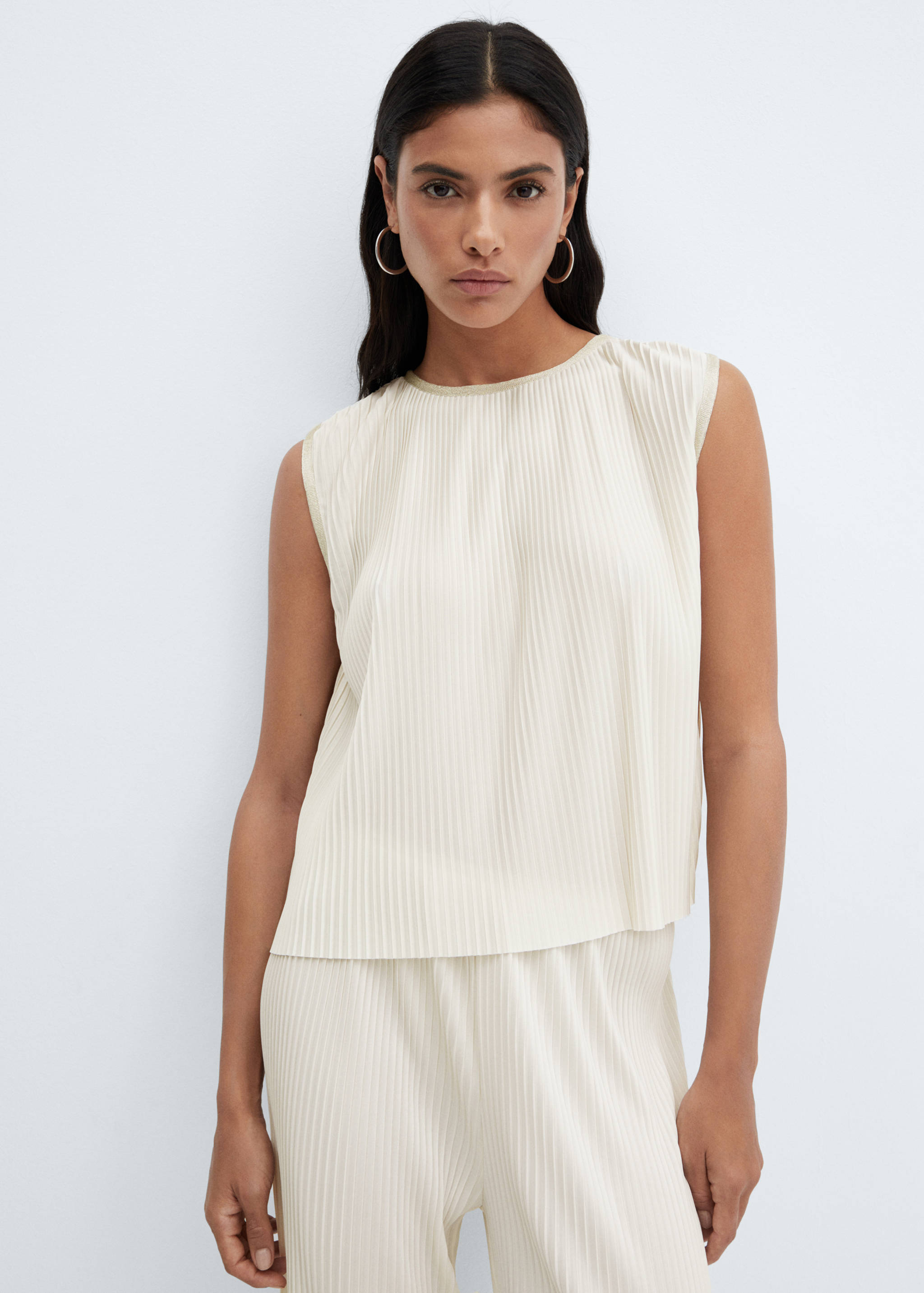 Sleeveless pleated top - Medium plane