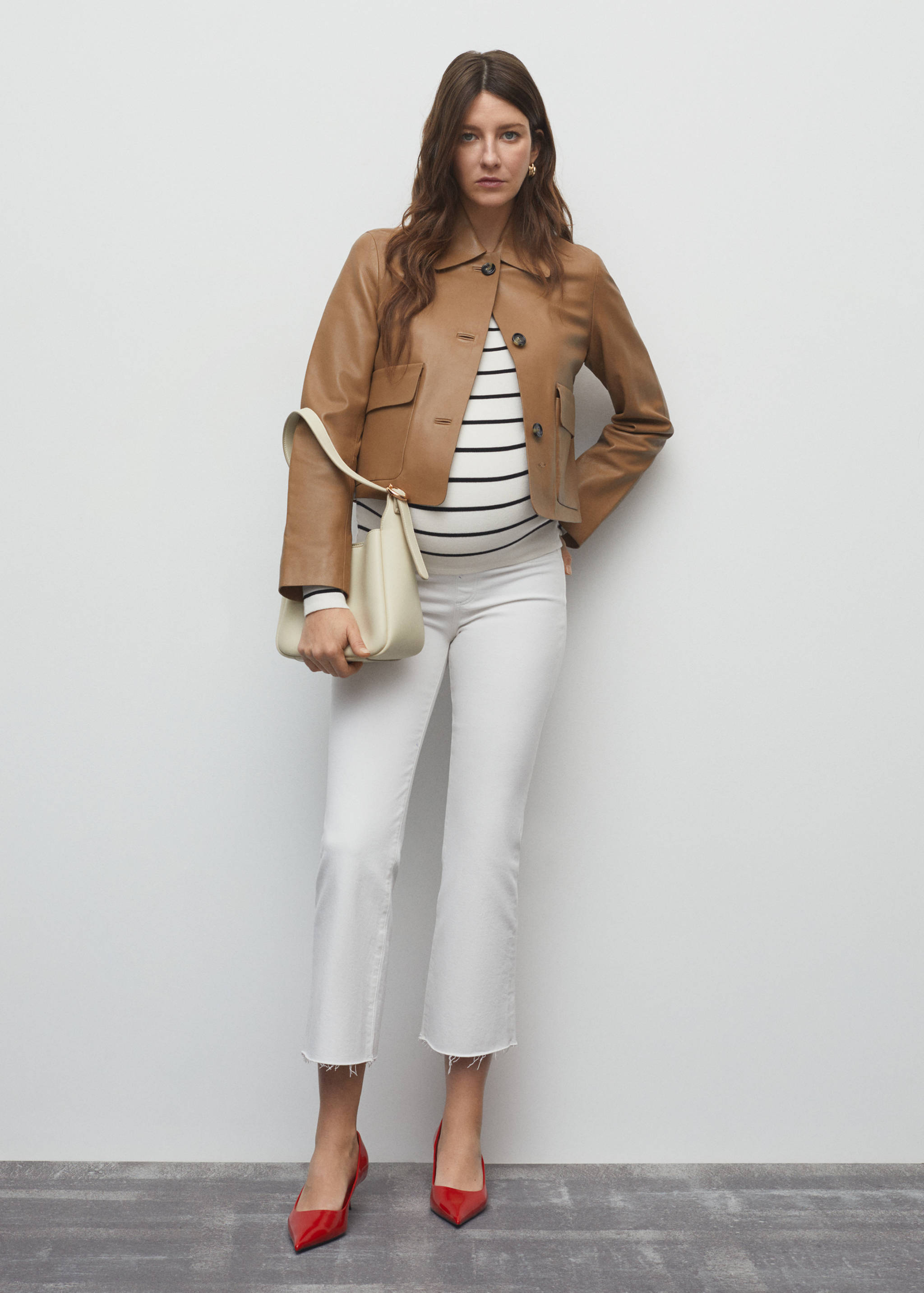 Off-the-shoulder knitted sweater - General plane