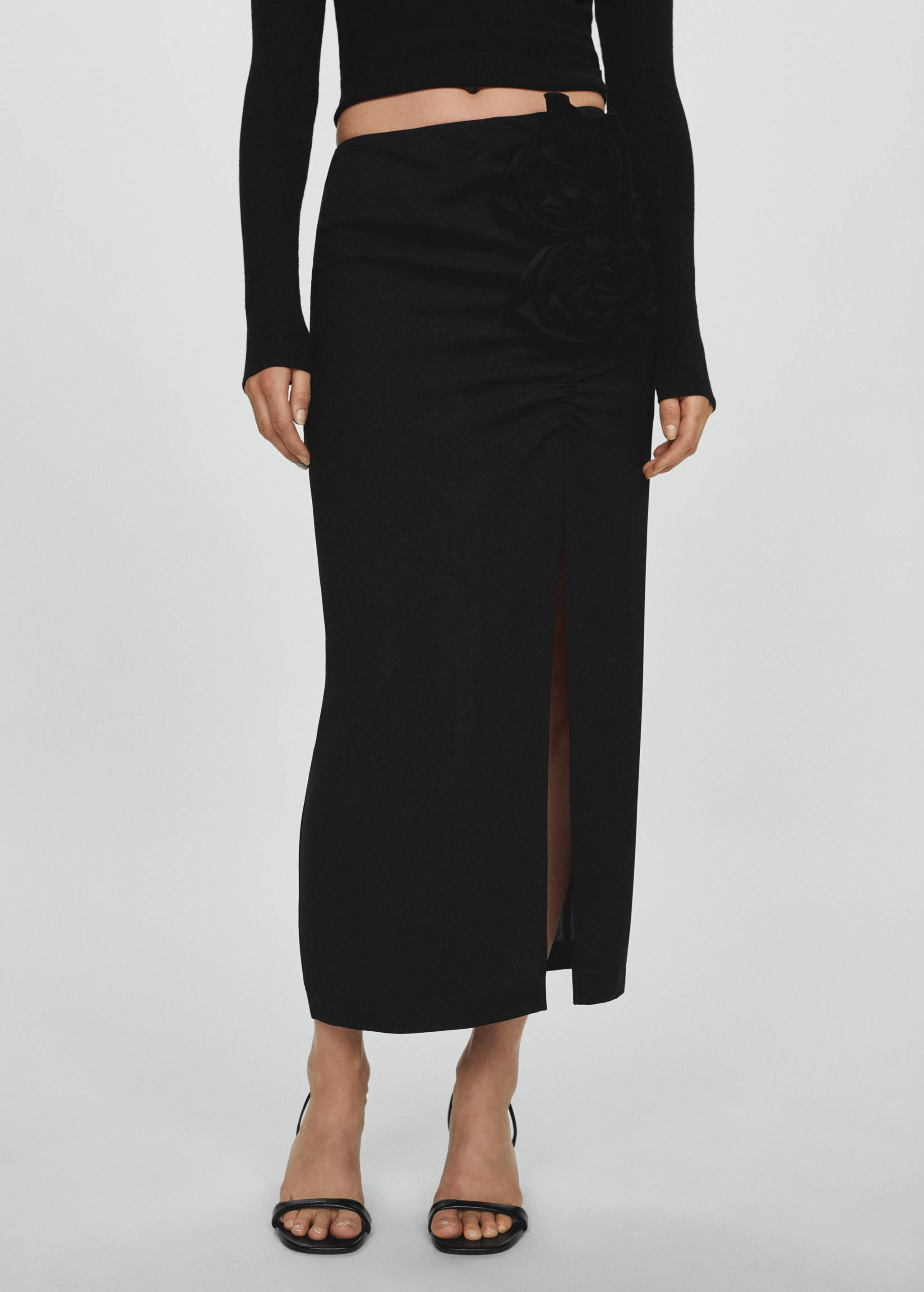 Skirt with slit and floral appliqué - Medium plane