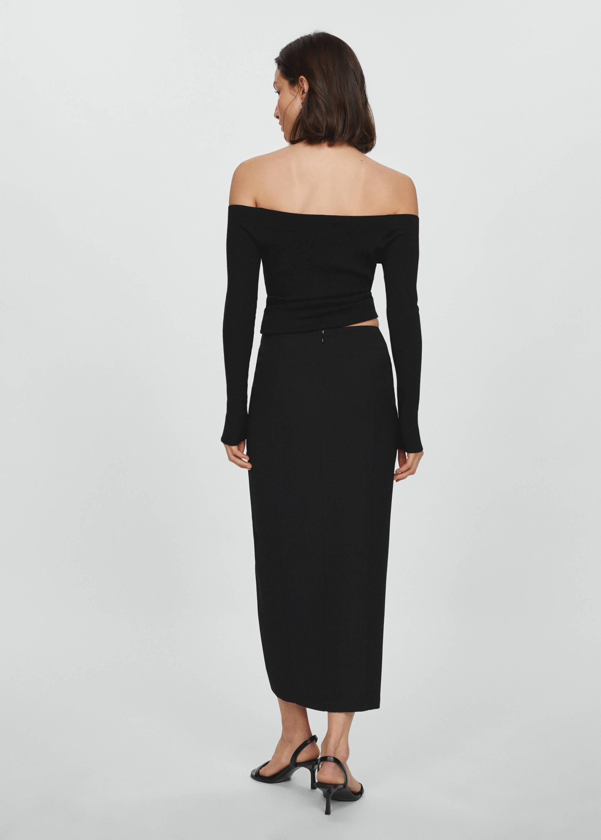 Skirt with slit and floral appliqué - Reverse of the article