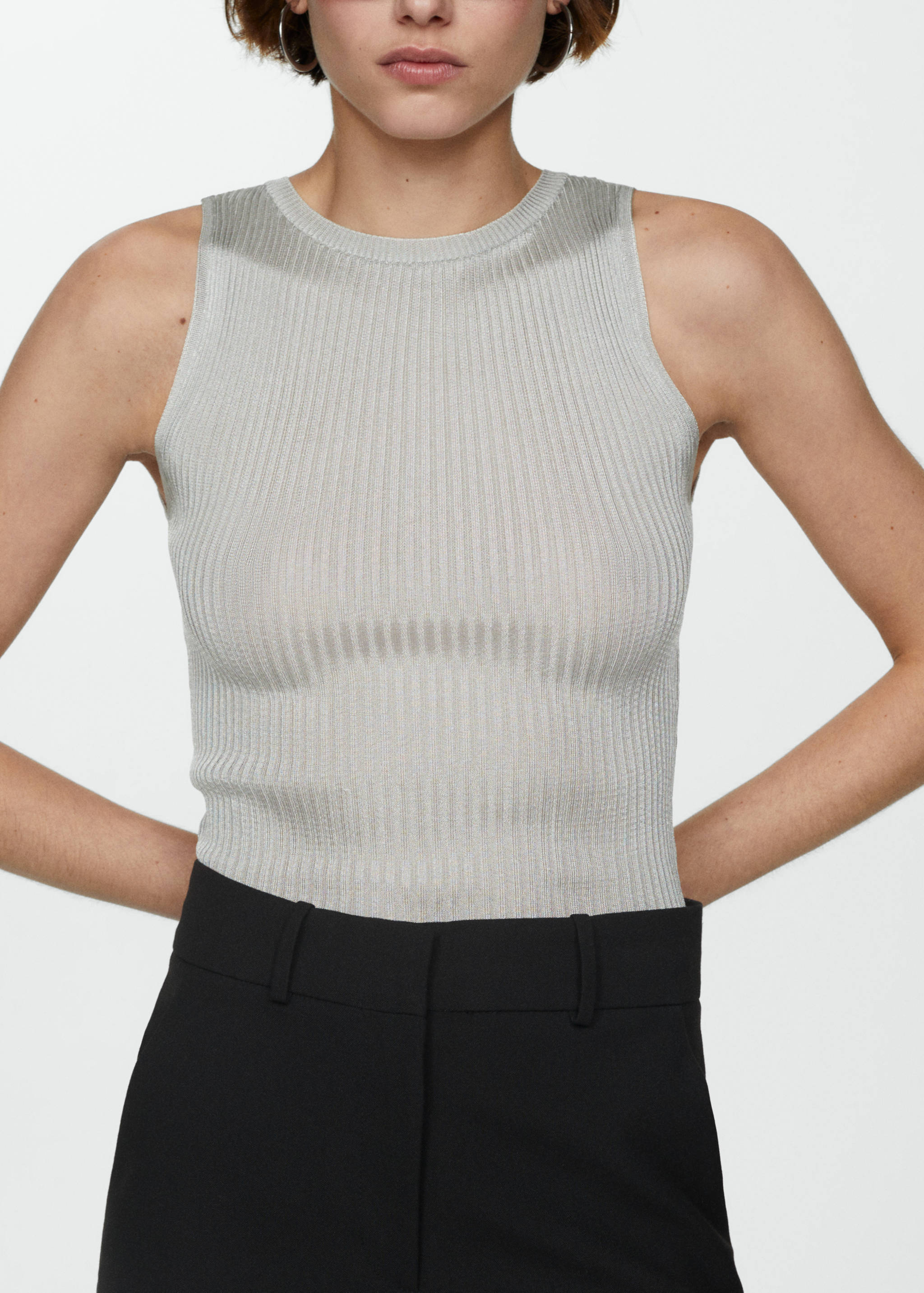 Knitted top with metallic thread - Details of the article 1