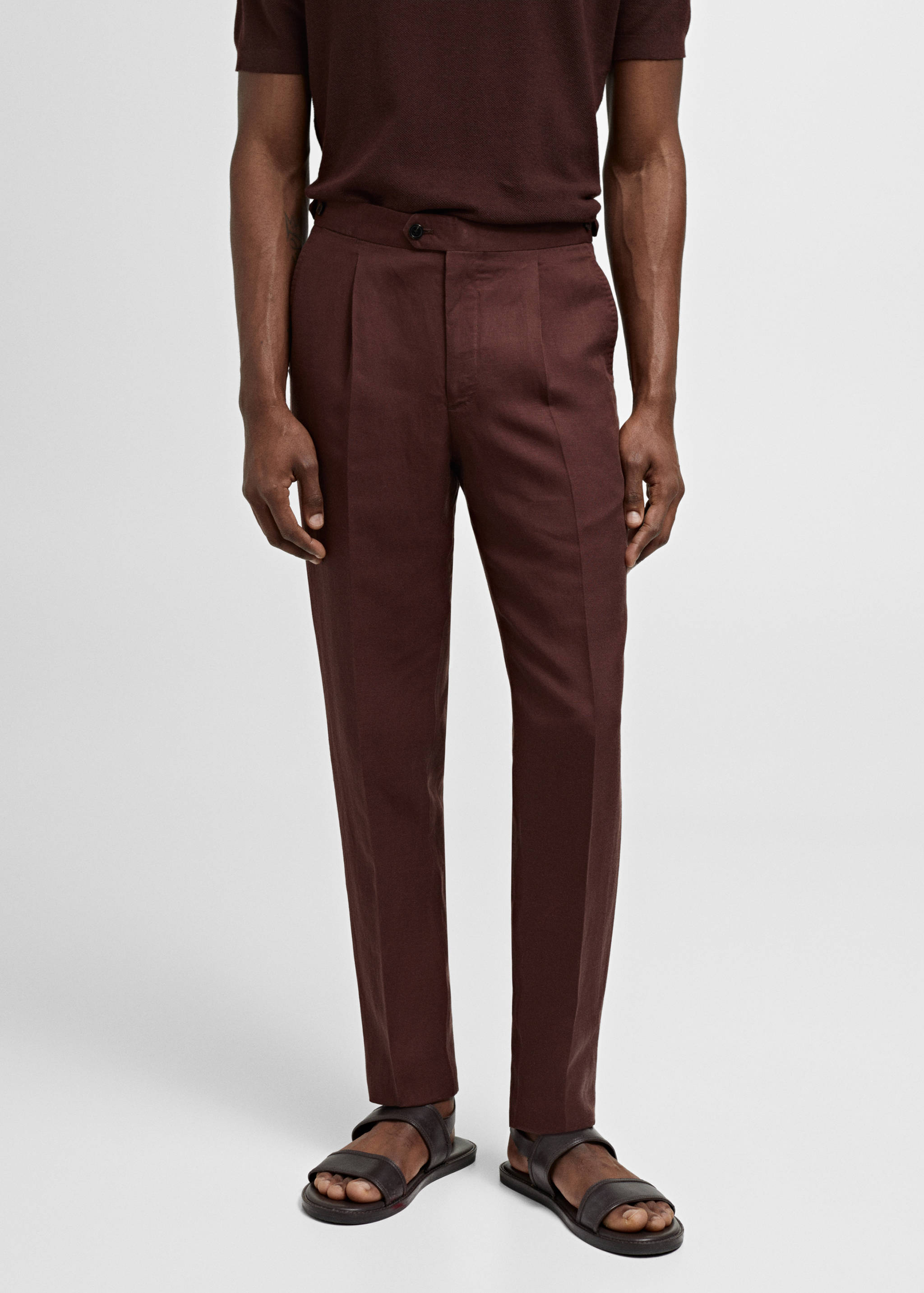 Pantalón traje slim fit lino pinzas - Plano medio
