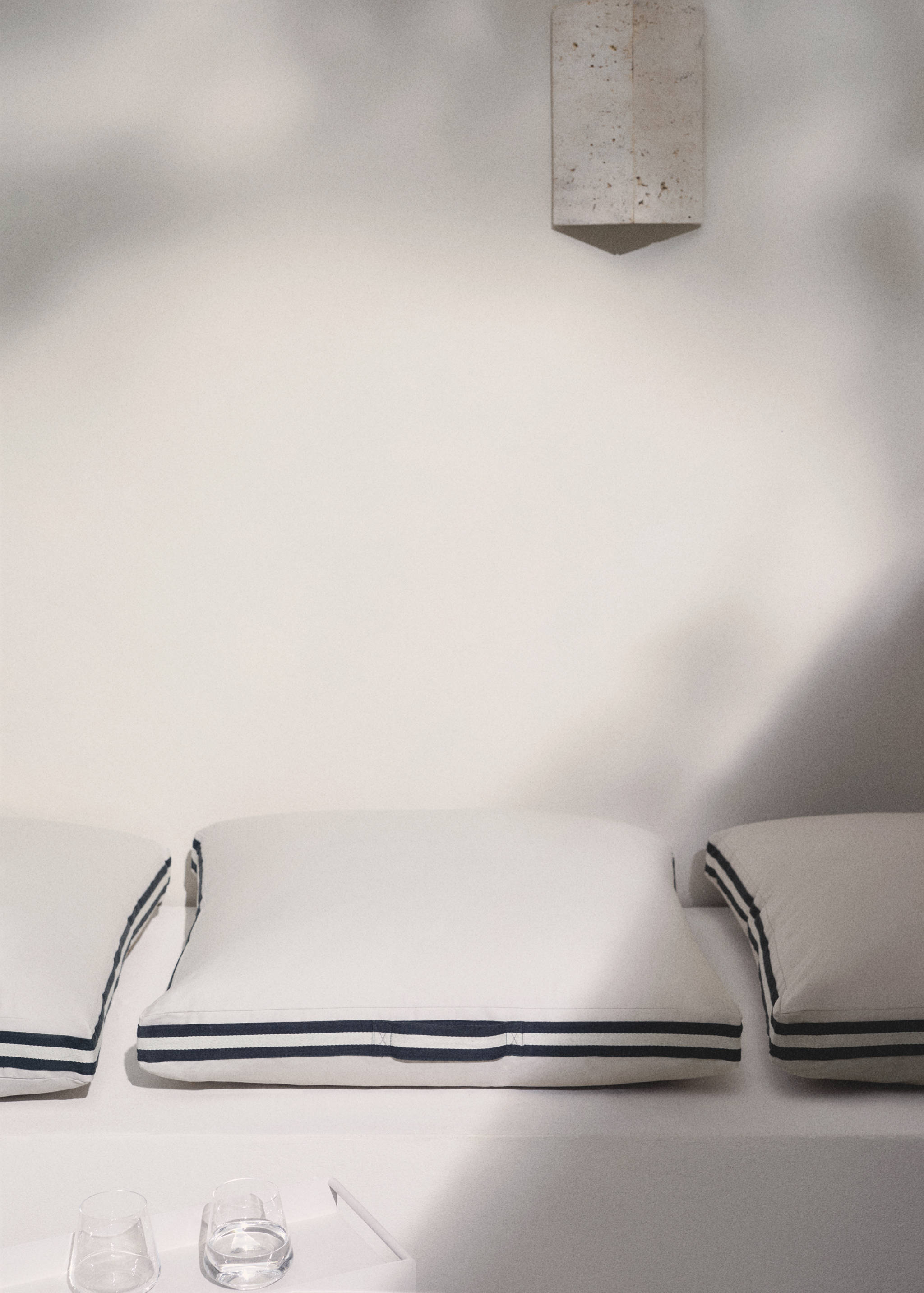 Padded pouffe 70x70cm - General plane
