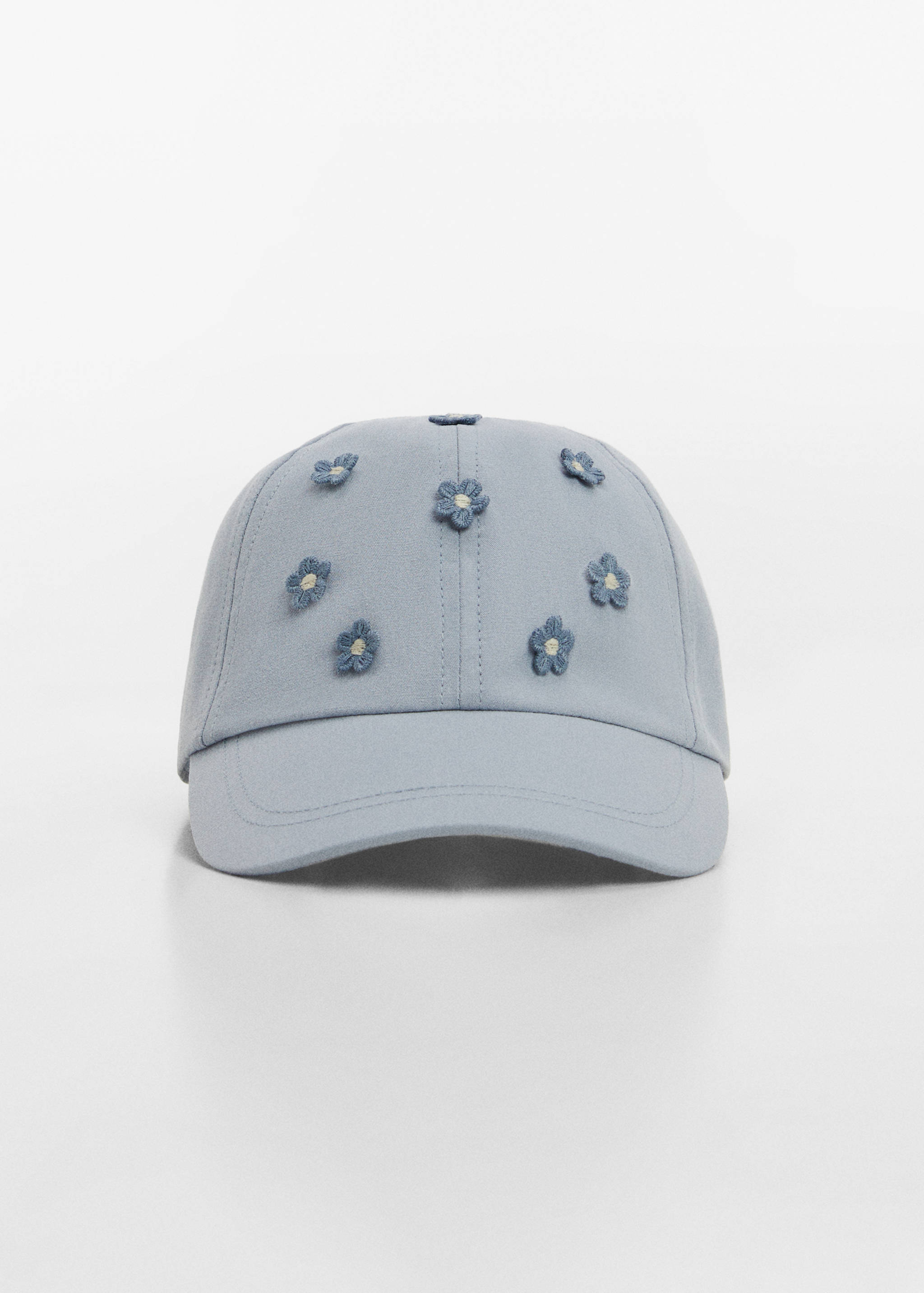 Gorra floral - Plano medio