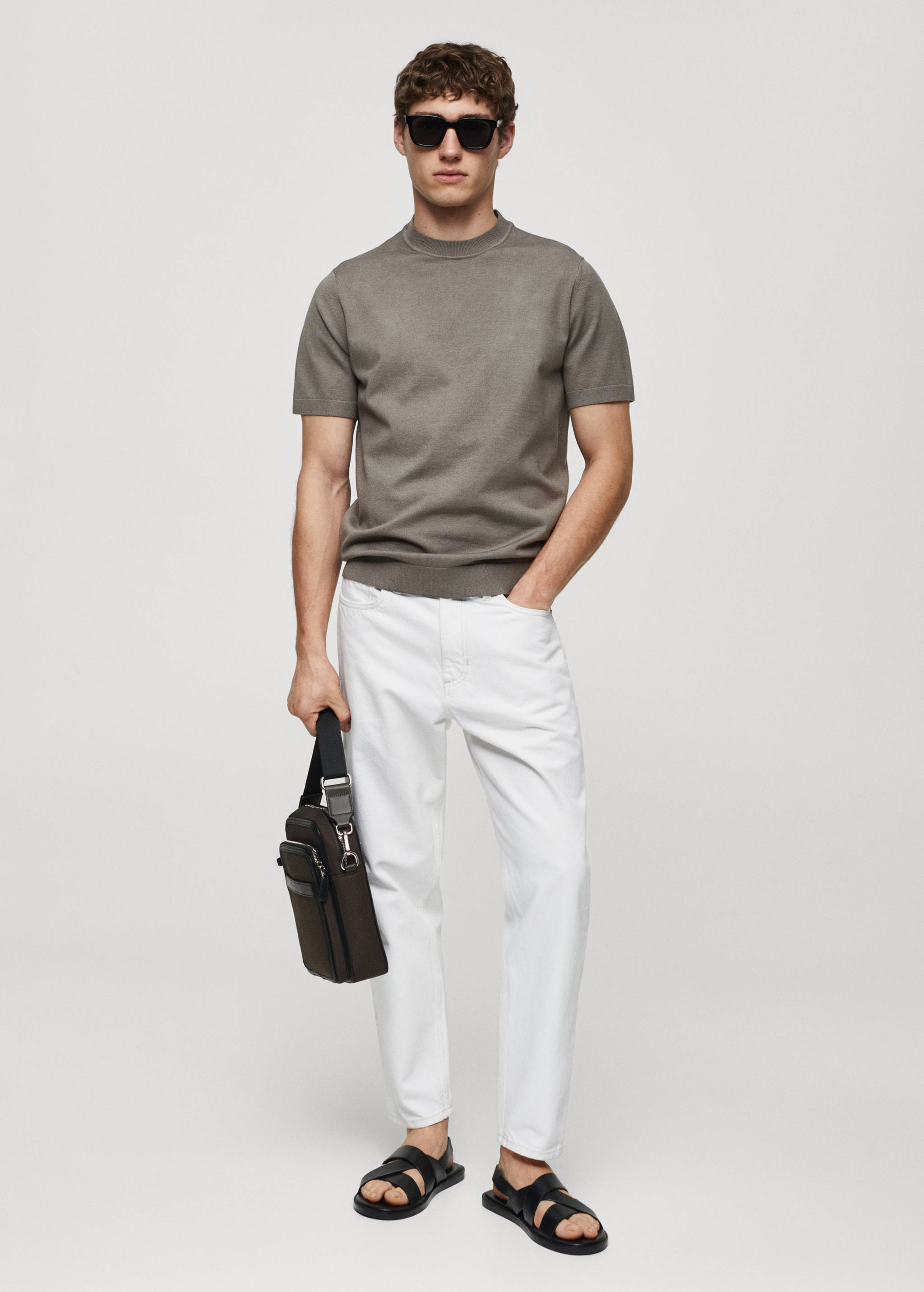 Футболка из тонкого трикотажа - Общий план