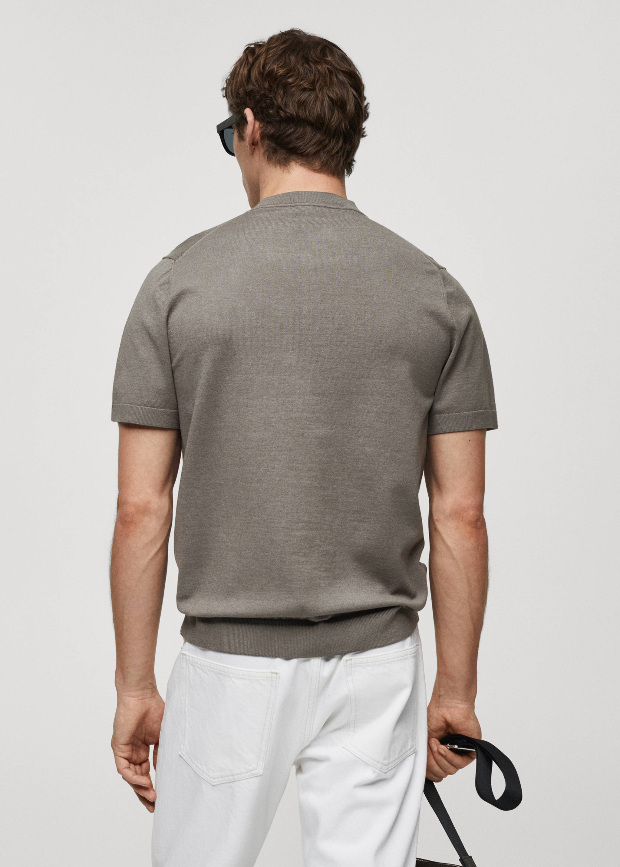 Футболка из тонкого трикотажа - Обратная сторона изделия