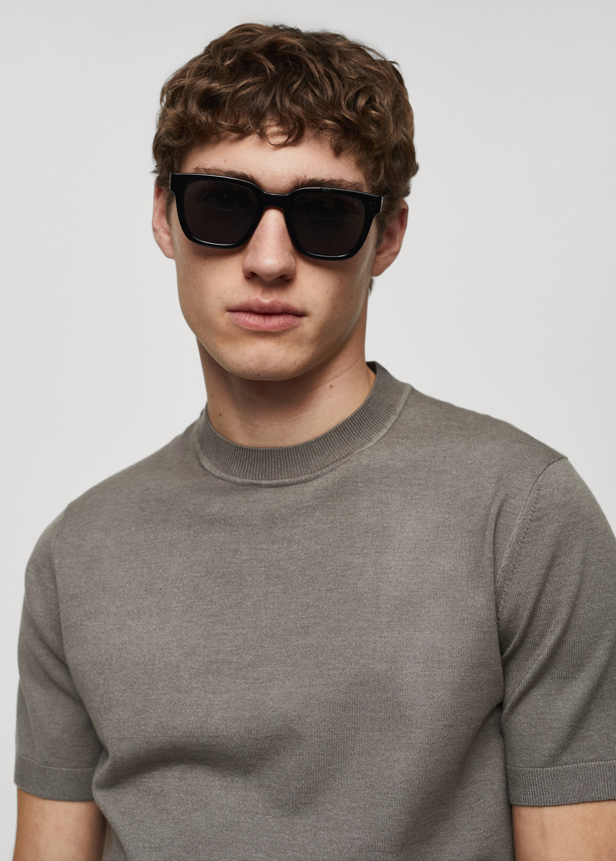 Футболка из тонкого трикотажа - Деталь изделия 1