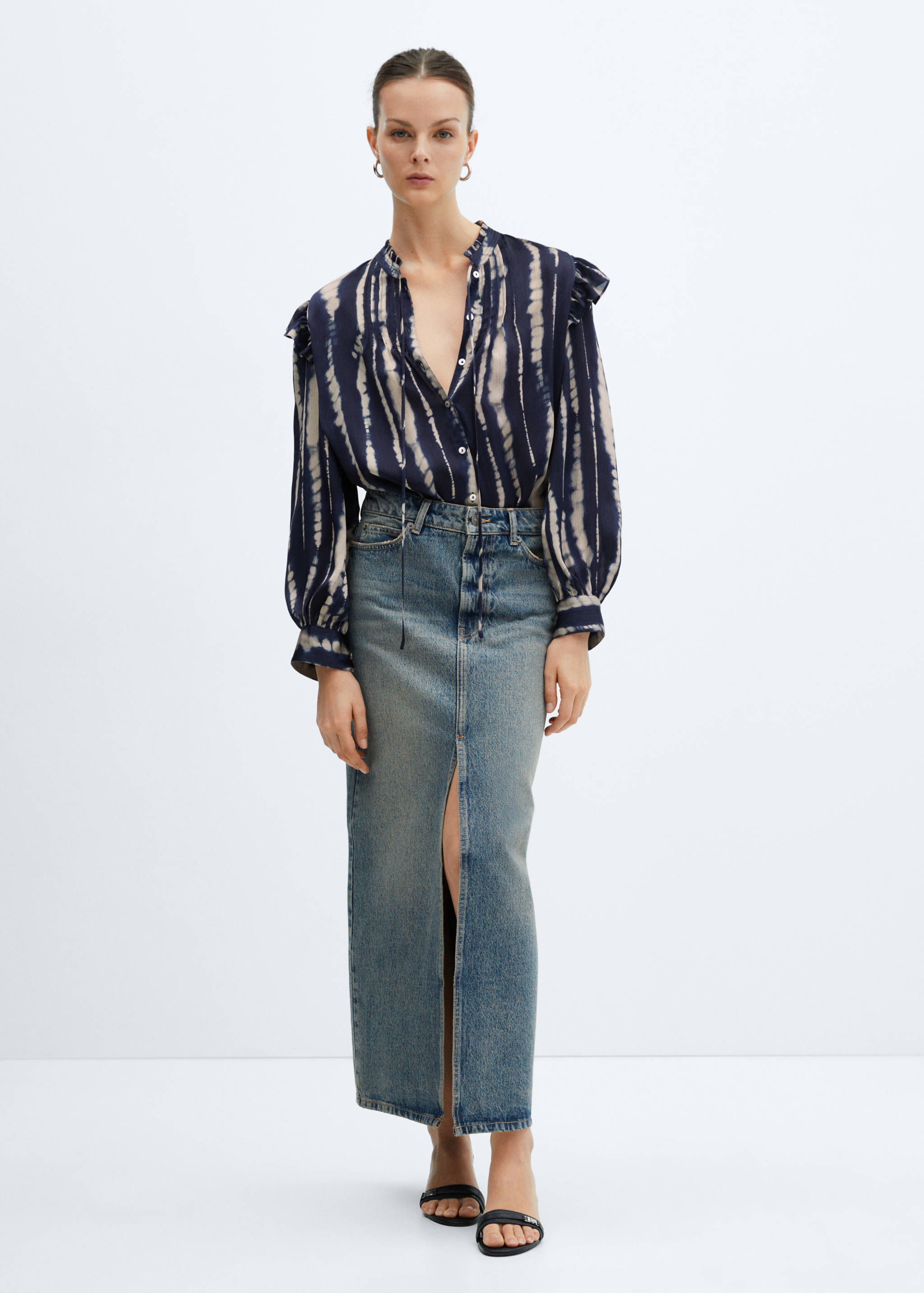 Satin print blouse - General plane