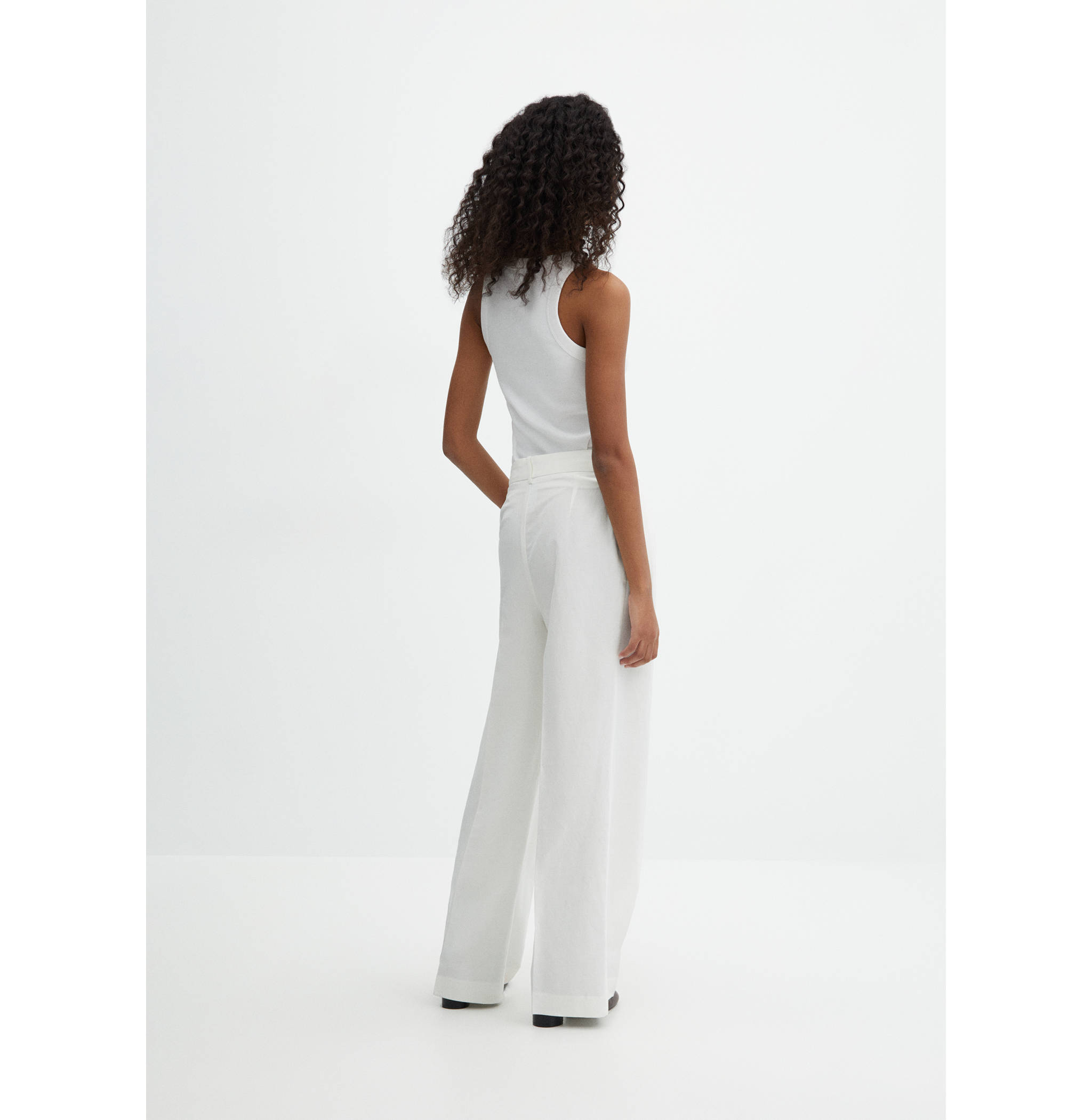 Pleated suit trousers - Reverse of the article